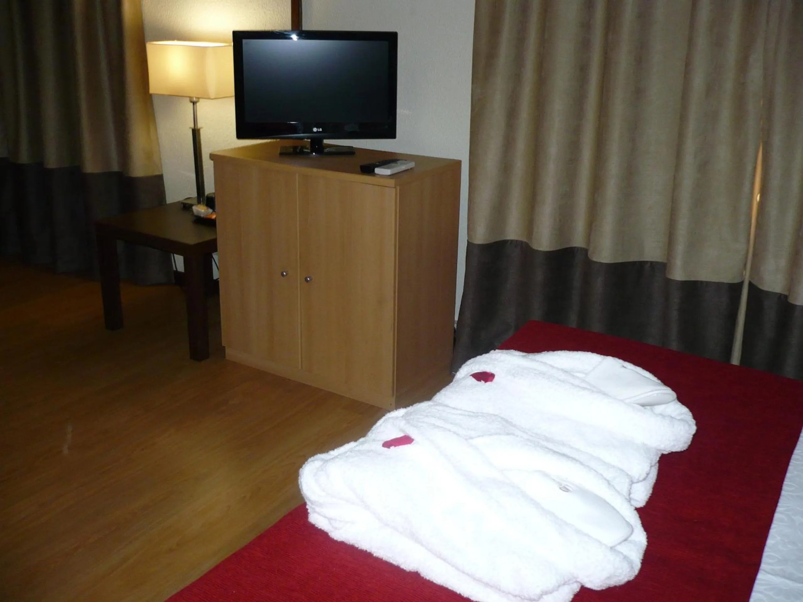 Photo of the whole room, Bed in Hotel Dom Nuno