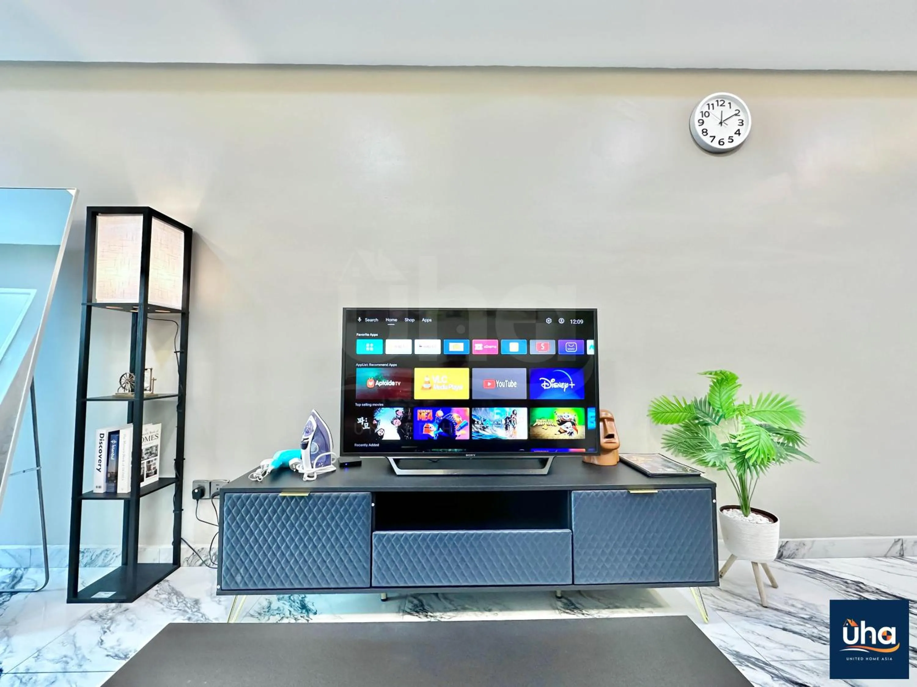 TV and multimedia in Akademik Suite by JK Home