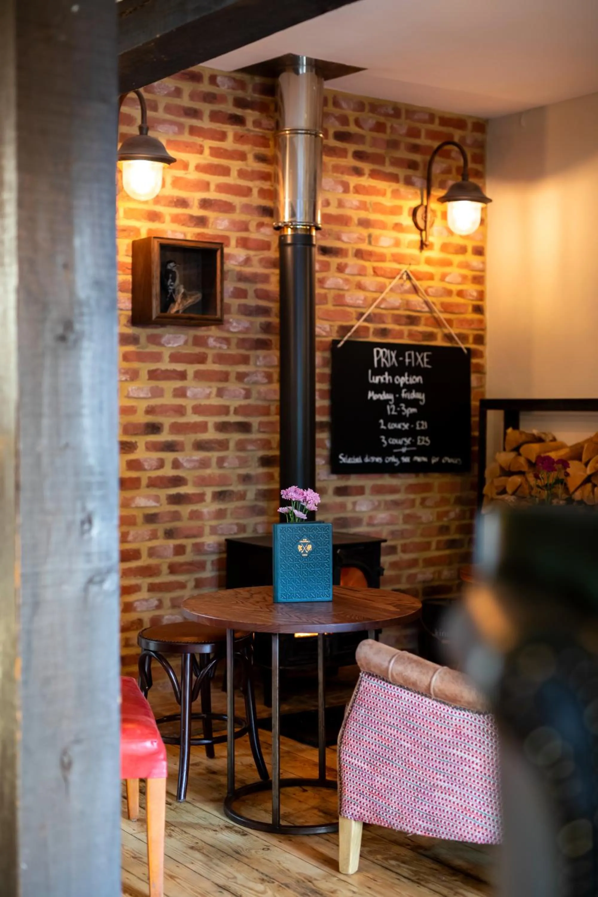 Lounge or bar in Cromwell Arms Country Pub with Rooms