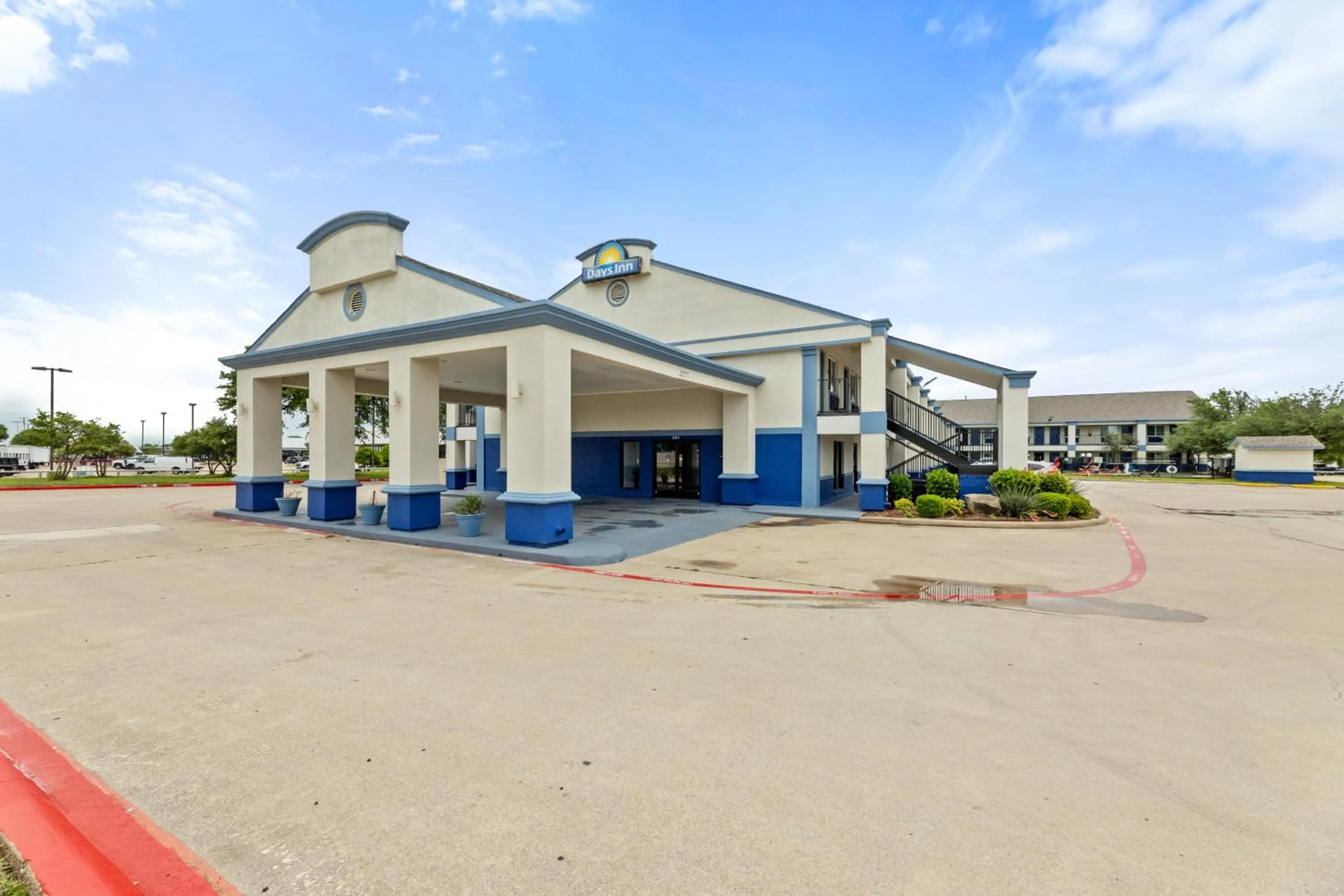 Property building in Days Inn by Wyndham McKinney