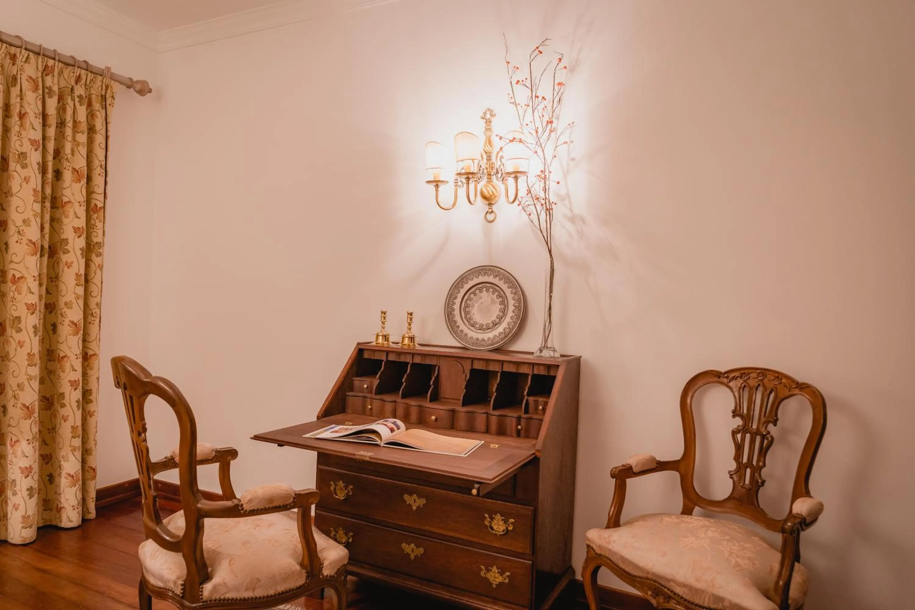 Casa Amarela TH & National Monument