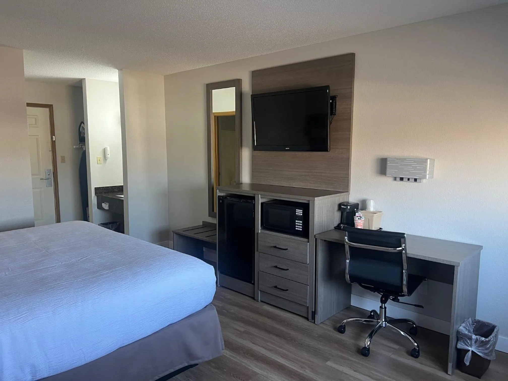 Photo of the whole room, Bed in Quality Inn Neosho