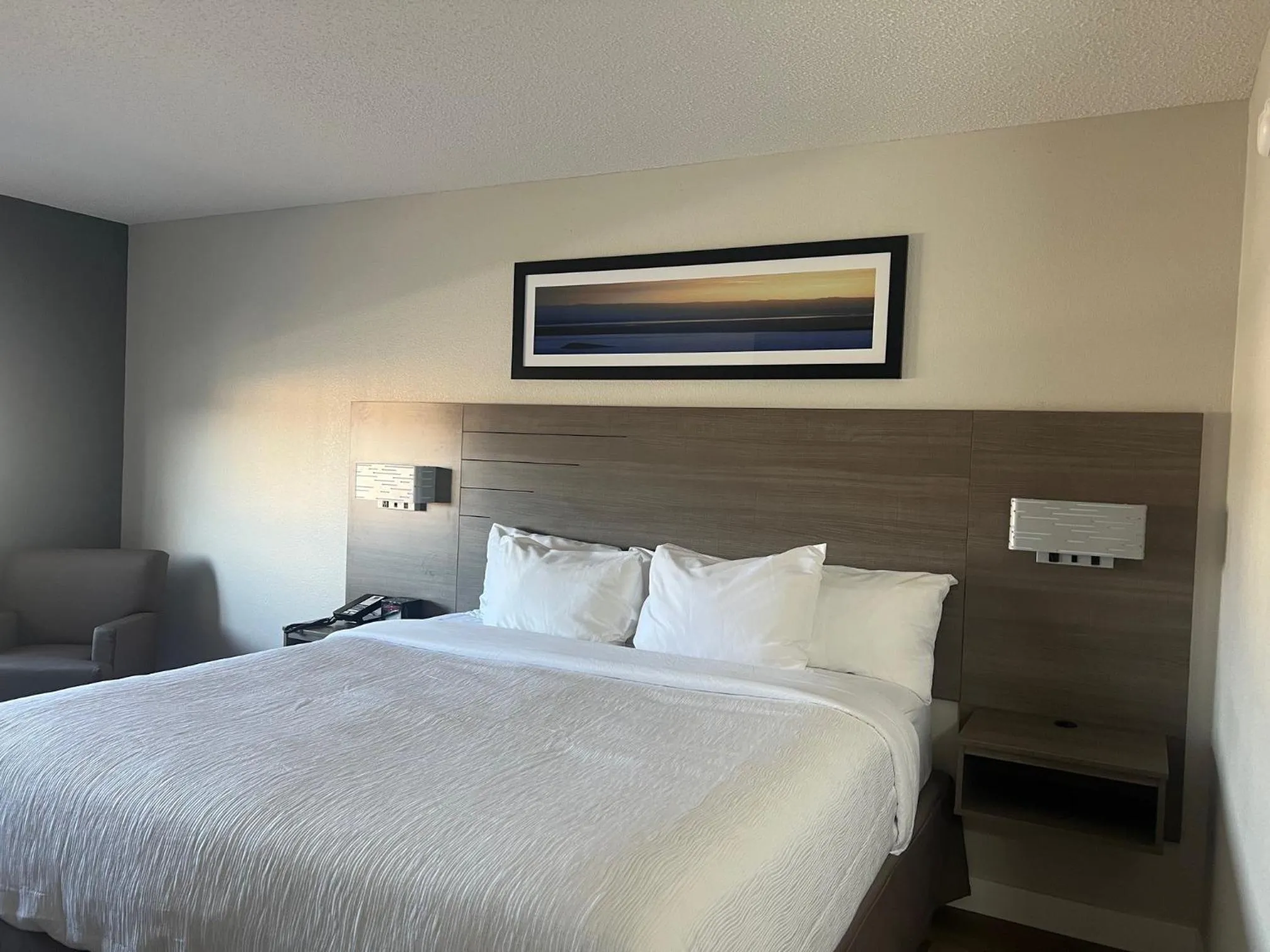 Bed in Quality Inn Neosho