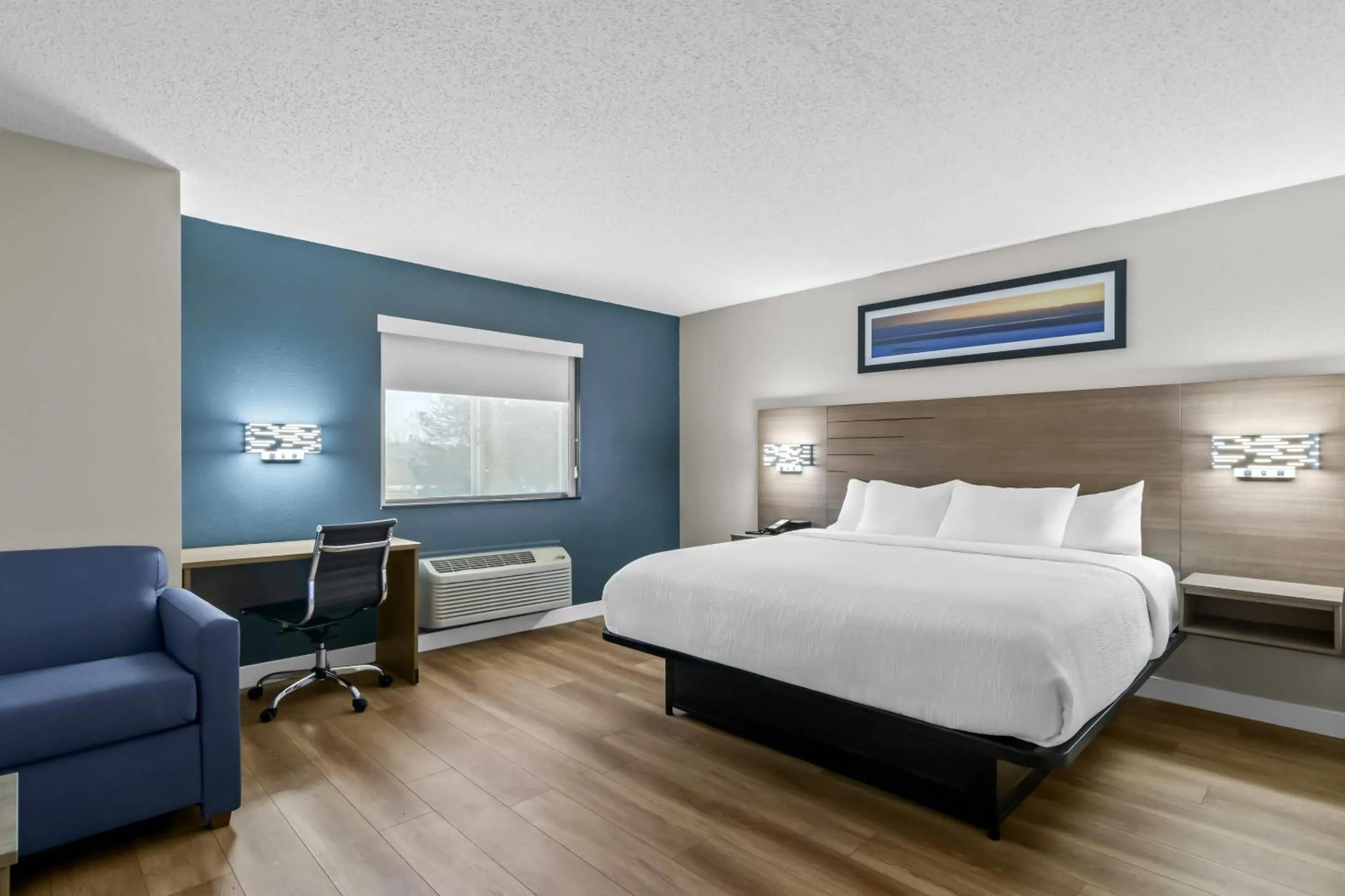 Bedroom, Bed in Quality Inn Neosho