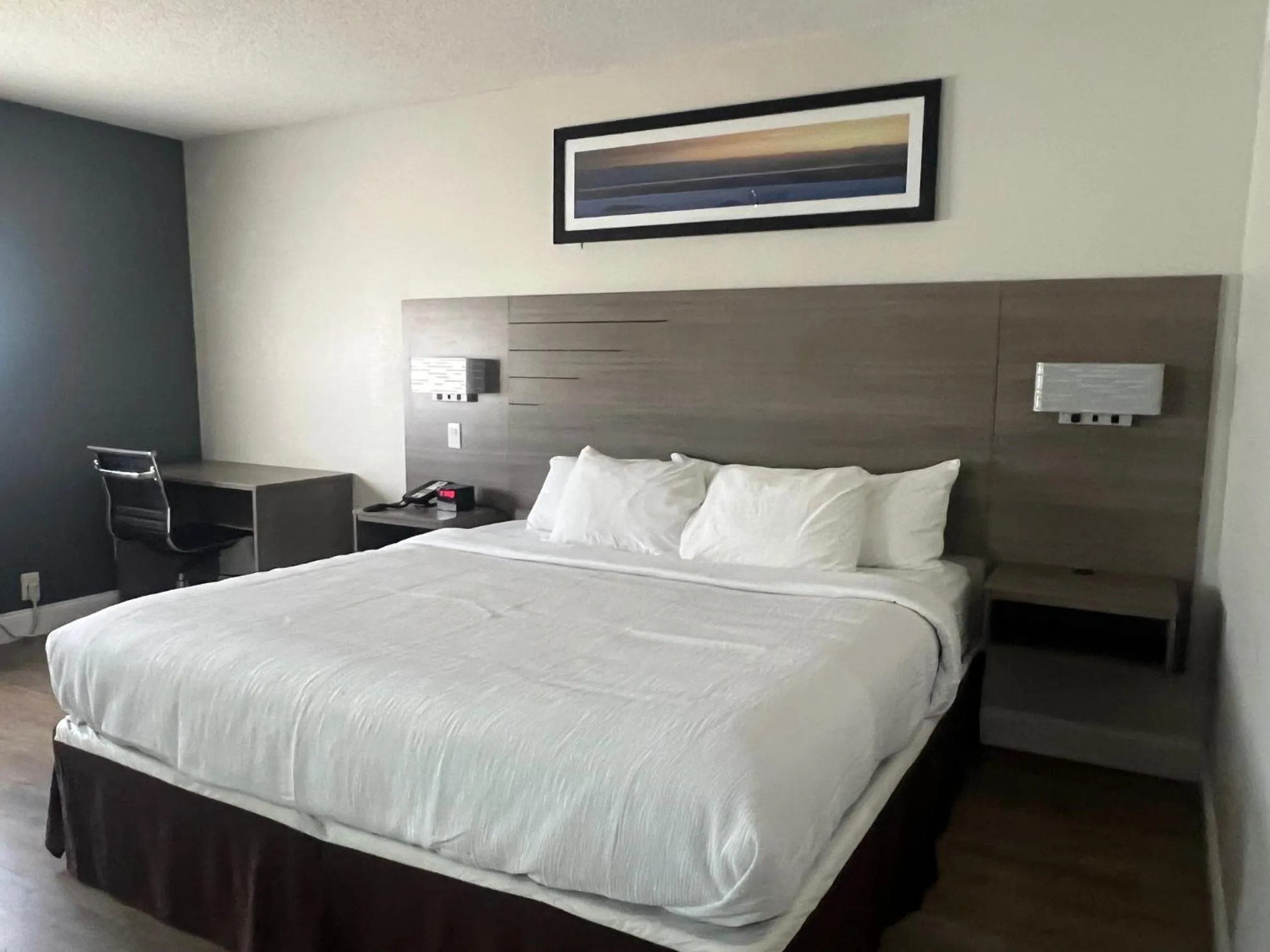 Bed in Quality Inn Neosho