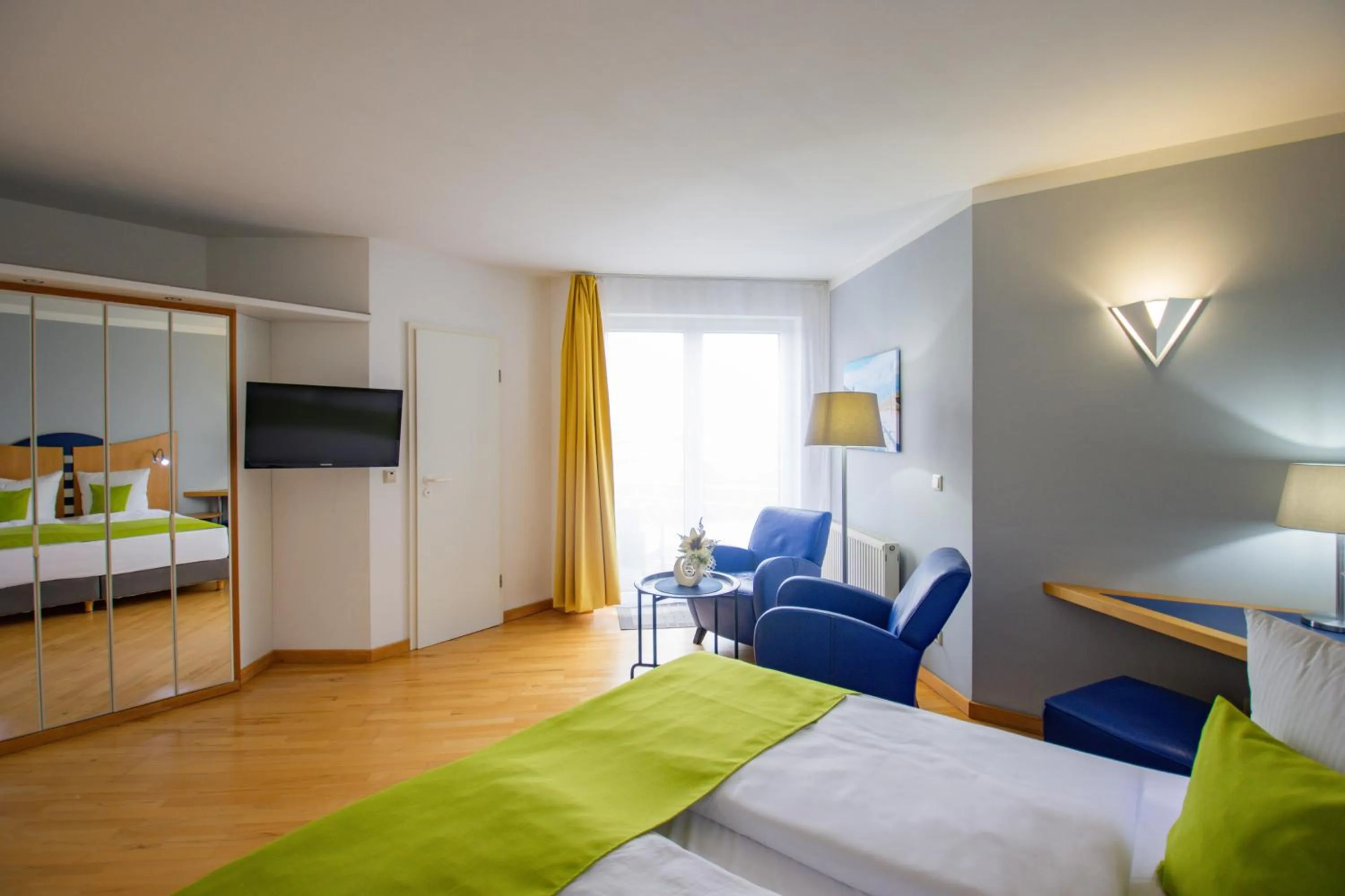 Photo of the whole room, Bed in Inselhotel kleiner Bodden