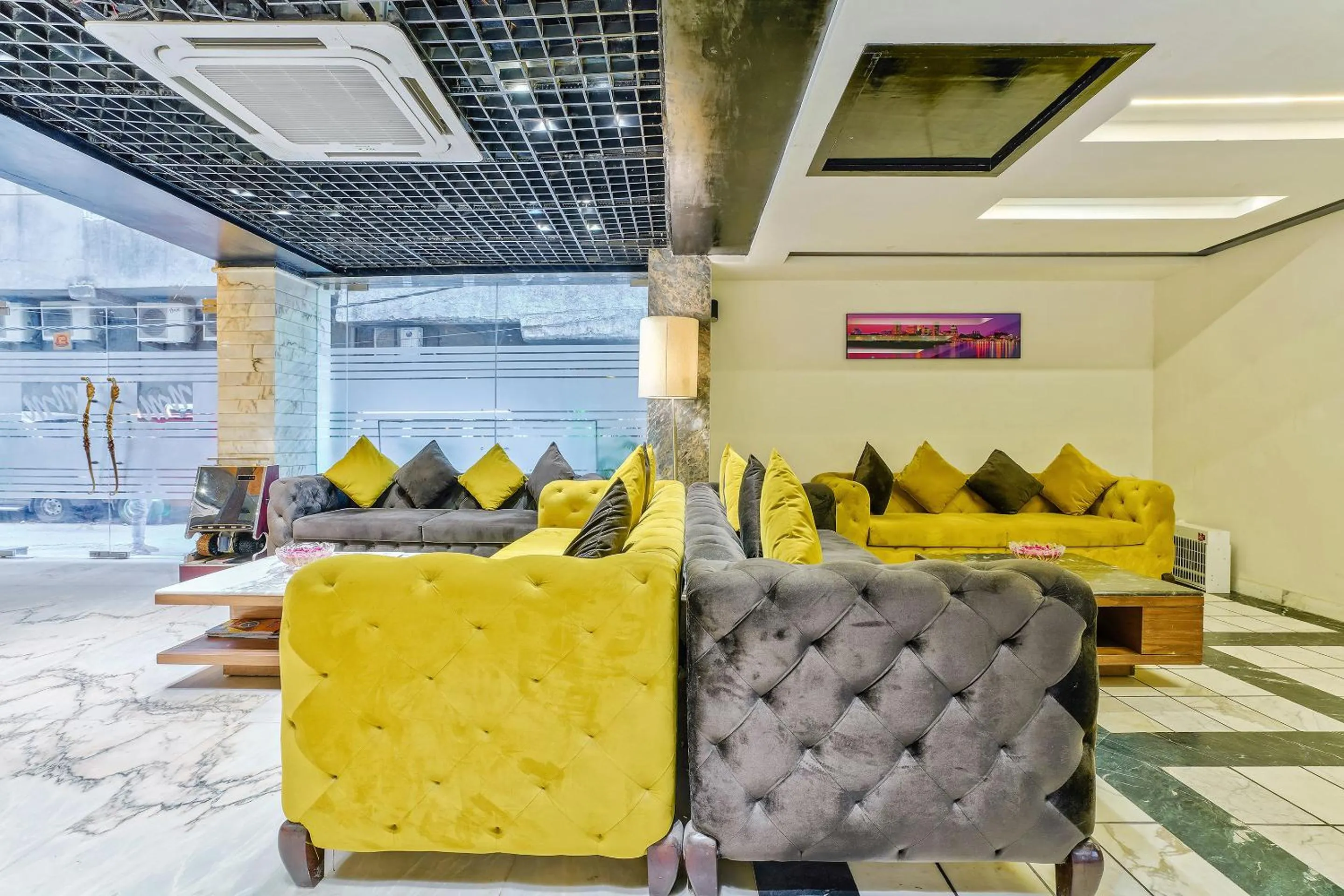 Living room in Staybook Hotel Nitya Maharani, Free Airport Pickup