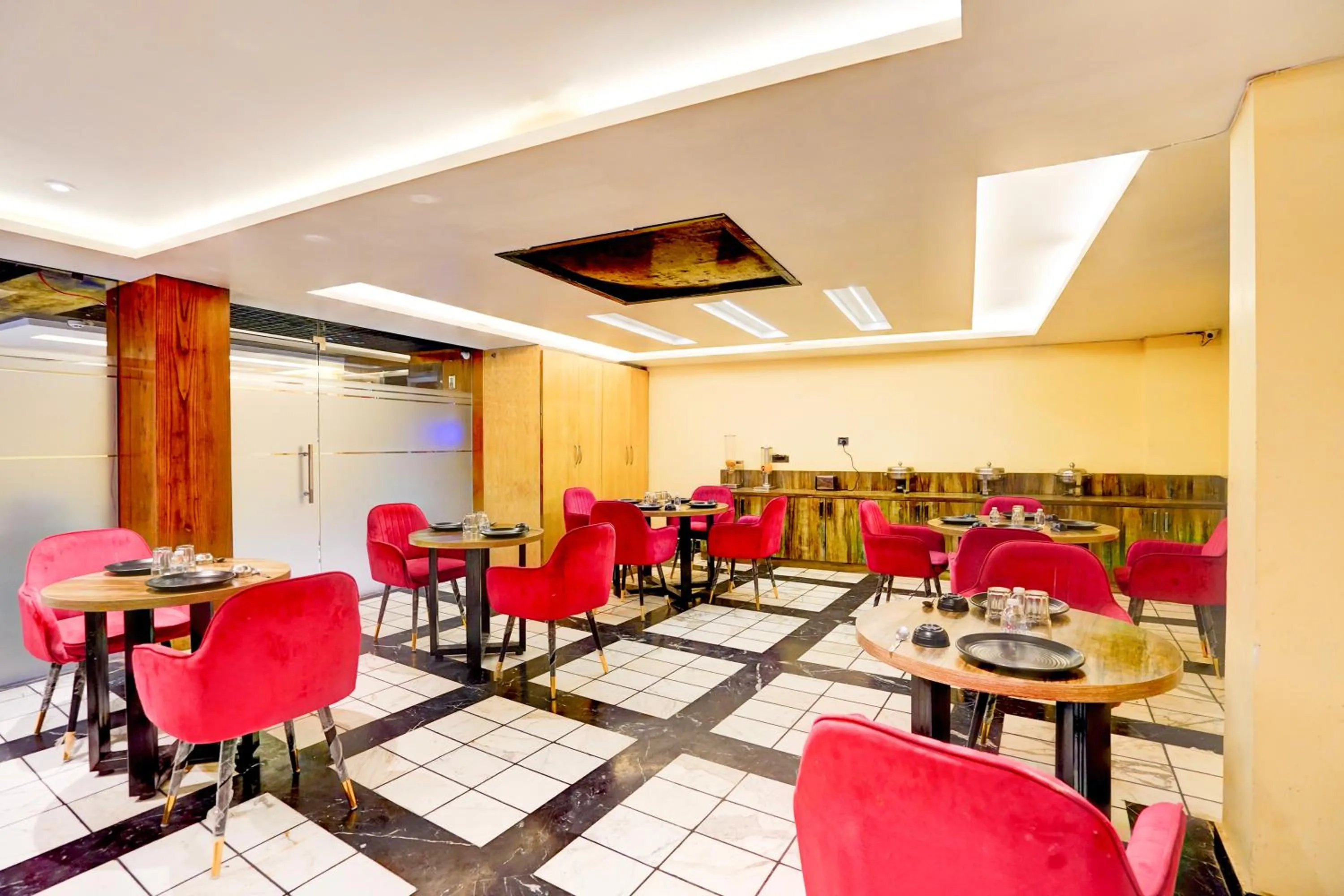 Restaurant/Places to Eat in Staybook Hotel Nitya Maharani, Free Airport Pickup