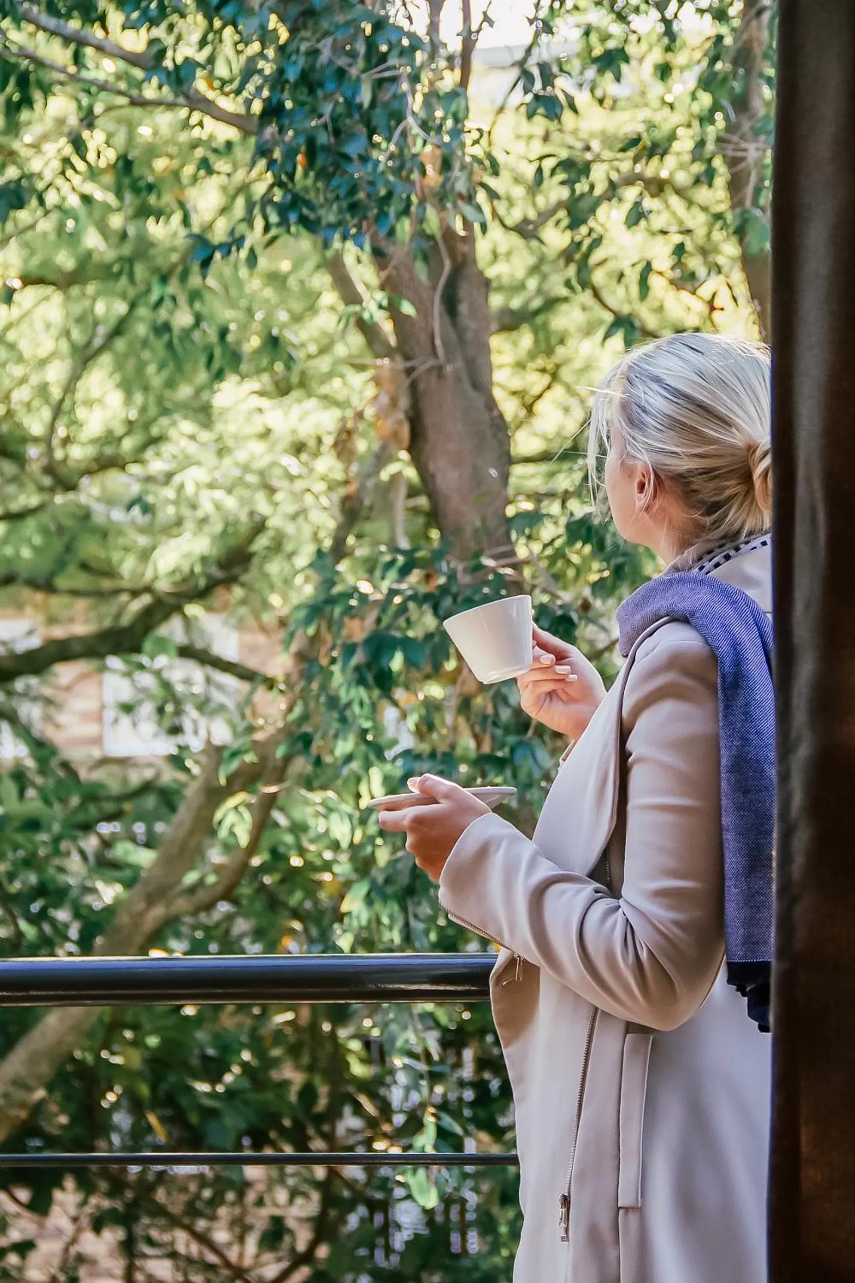 People in De Haas Living @ Die Laan 40