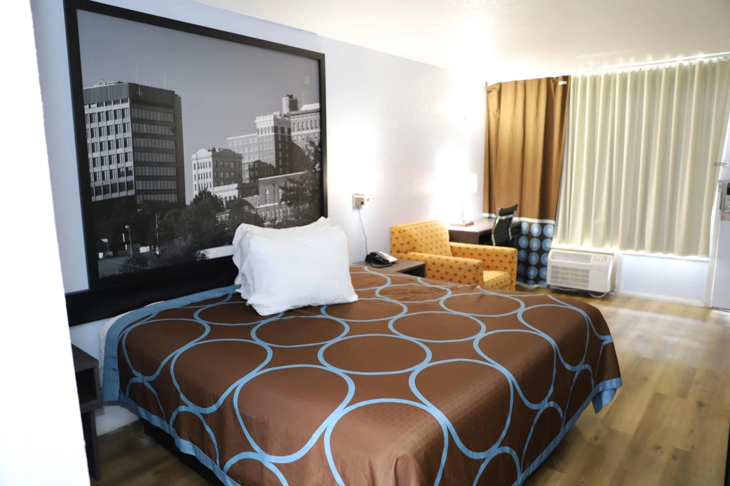 Bed in Travelodge by Wyndham Florence