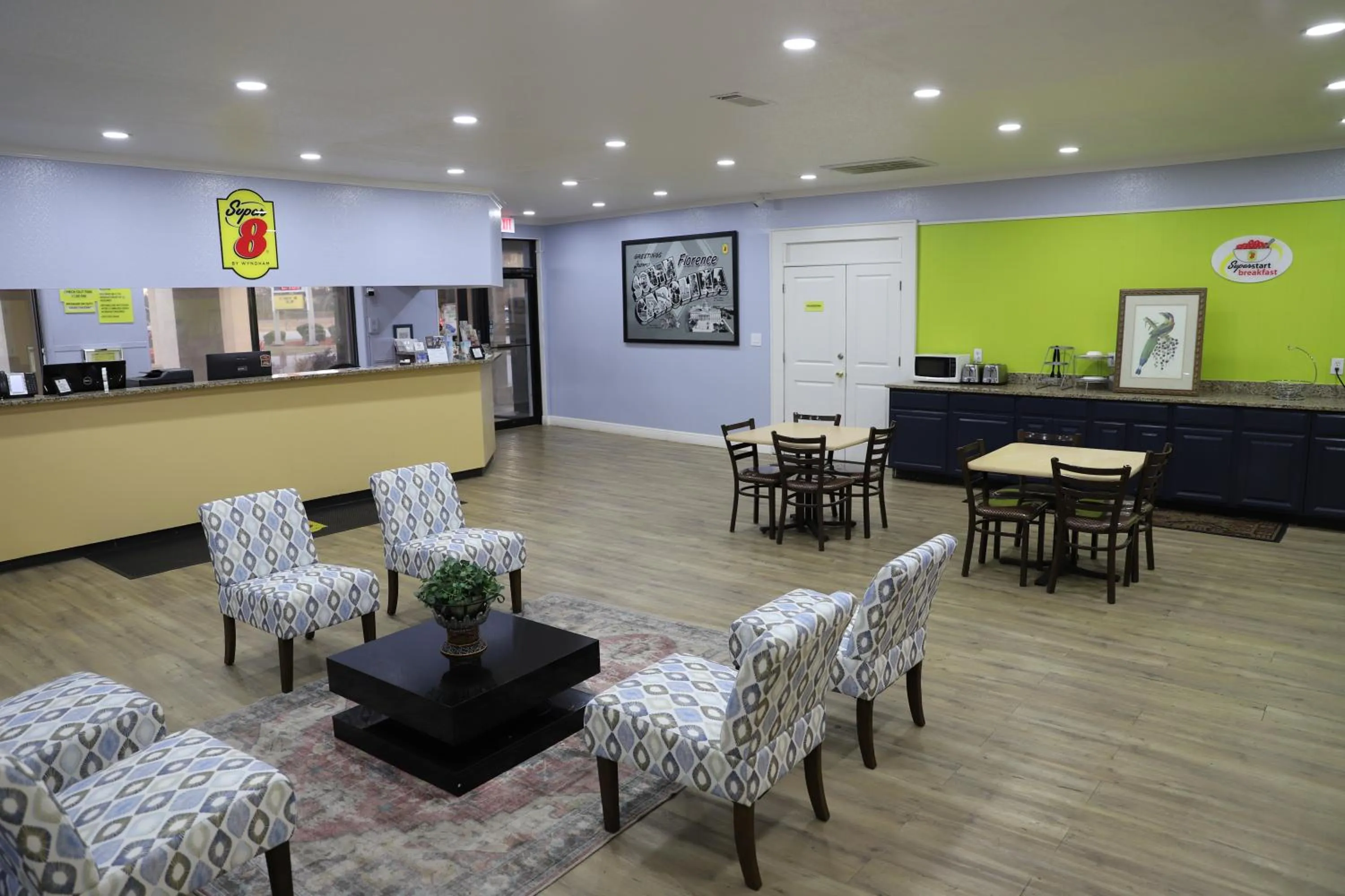 Restaurant/places to eat in Travelodge by Wyndham Florence