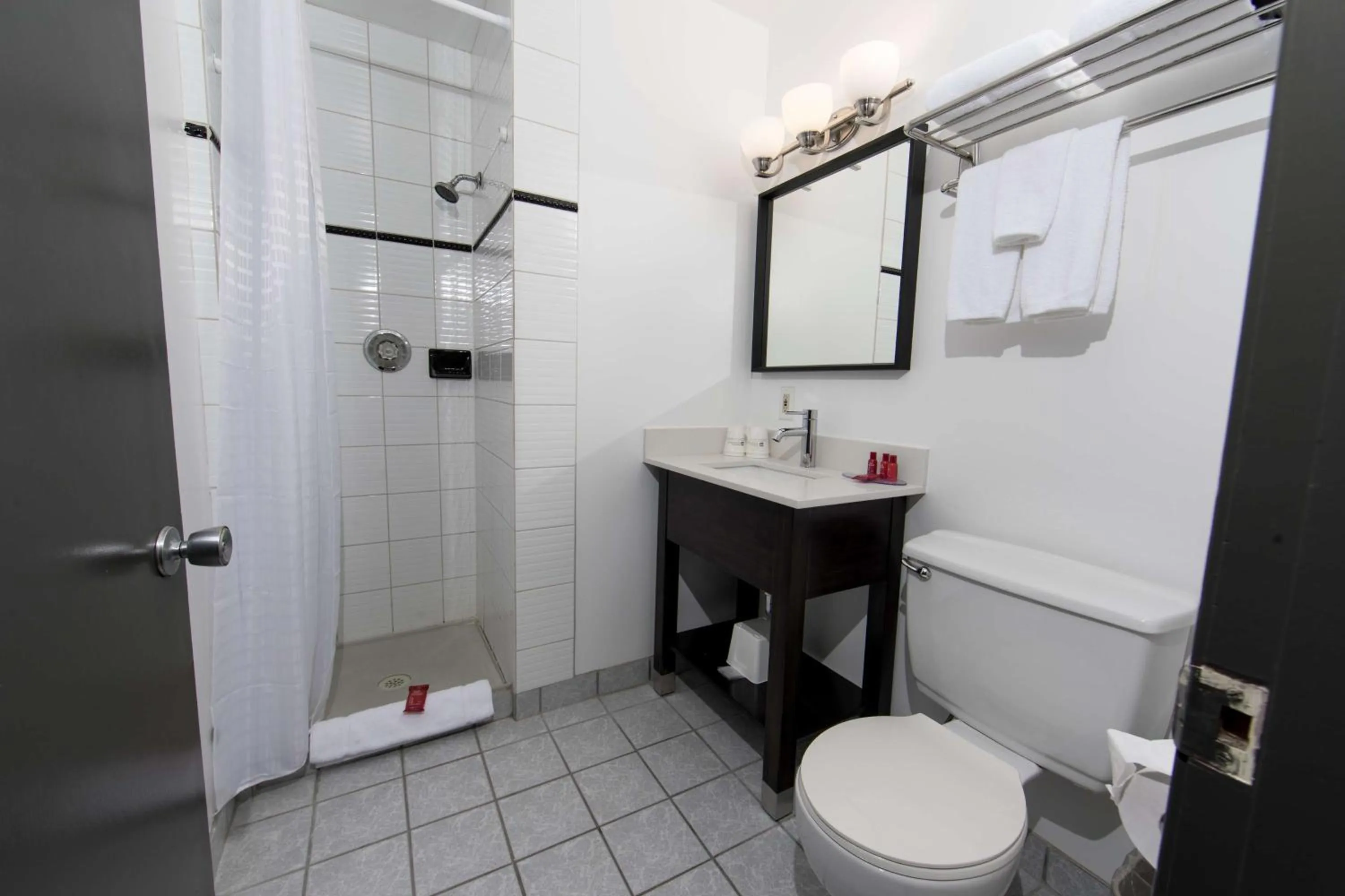 Bathroom in SureStay Hotel by Best Western Castlegar