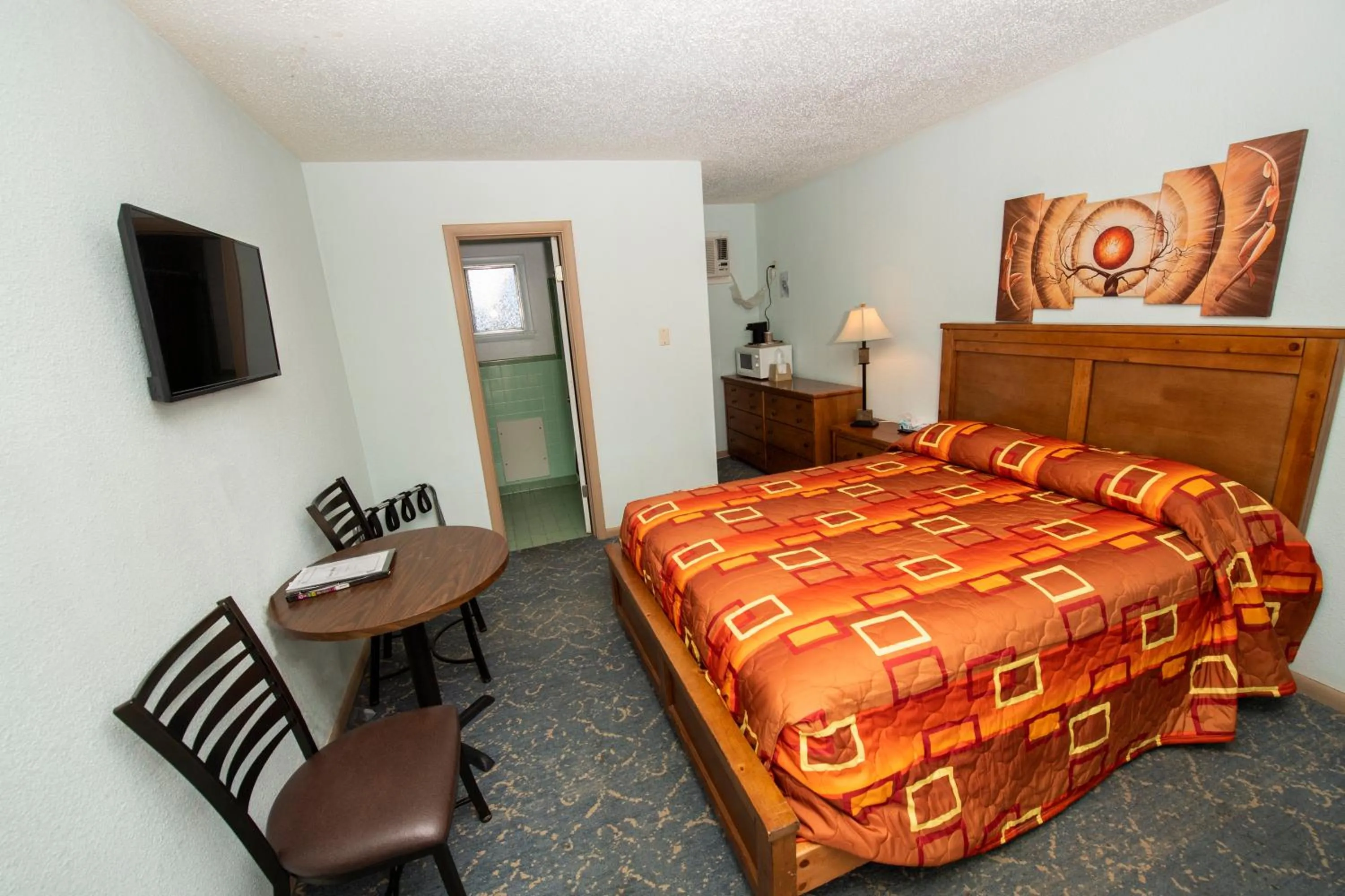 Bedroom, Bed in Tower 64 Motel & RV