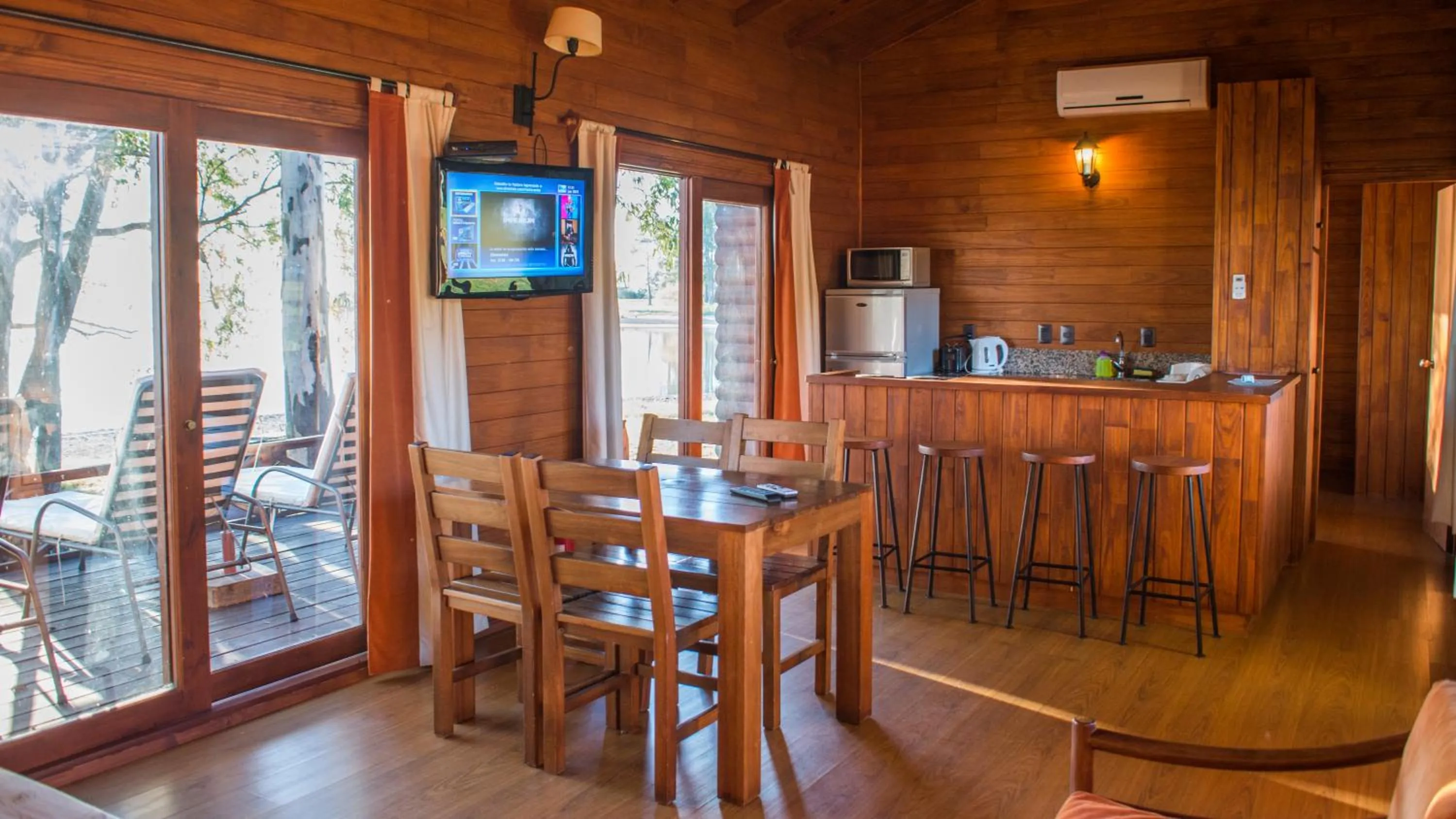 TV and multimedia in Hotel Horacio Quiroga