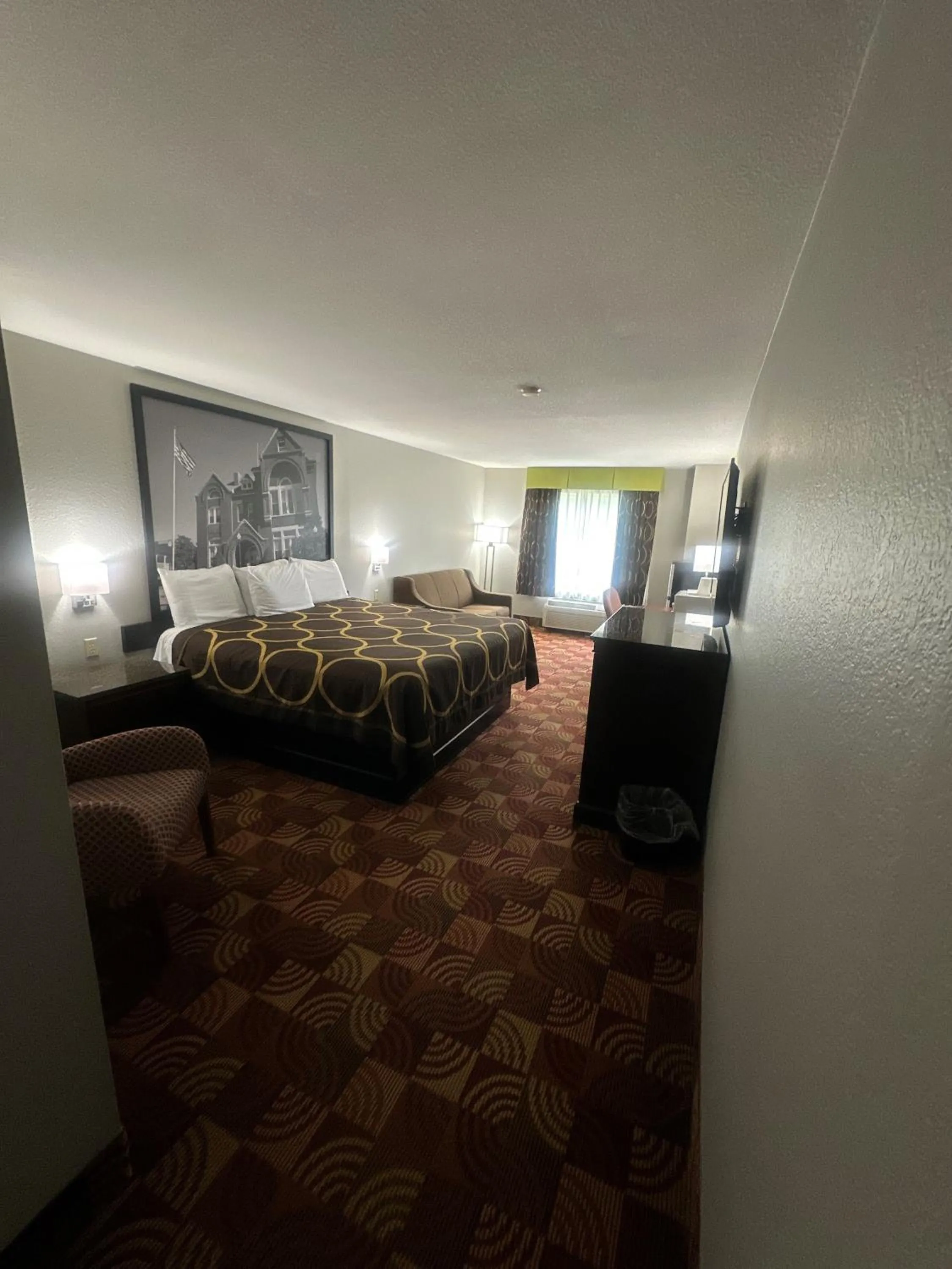 Bedroom, Bed in Super 8 by Wyndham Lake of the Ozarks