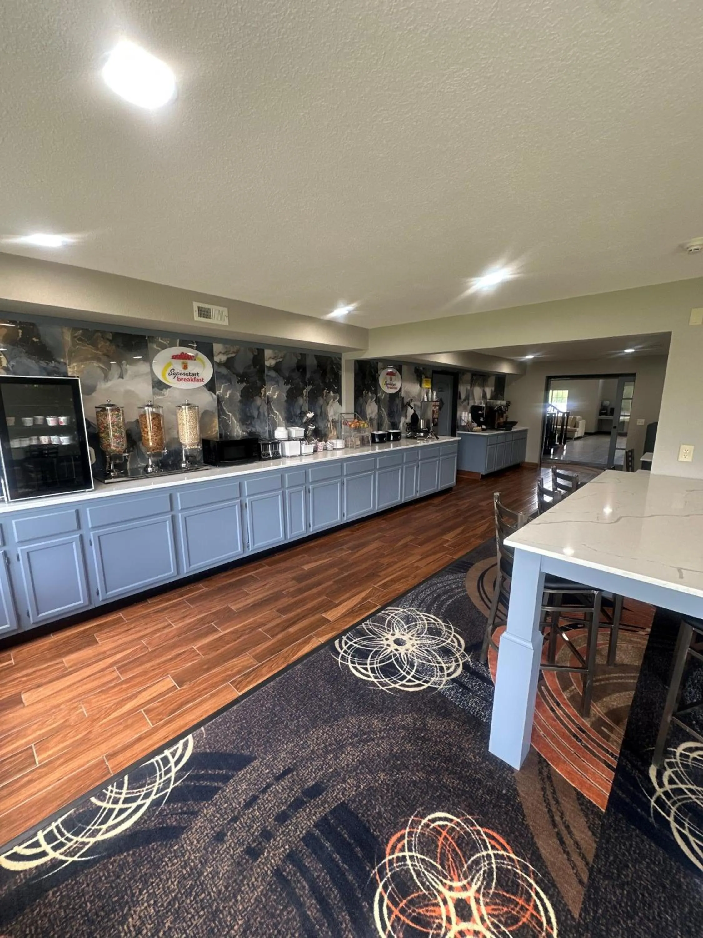 Breakfast in Super 8 by Wyndham Lake of the Ozarks