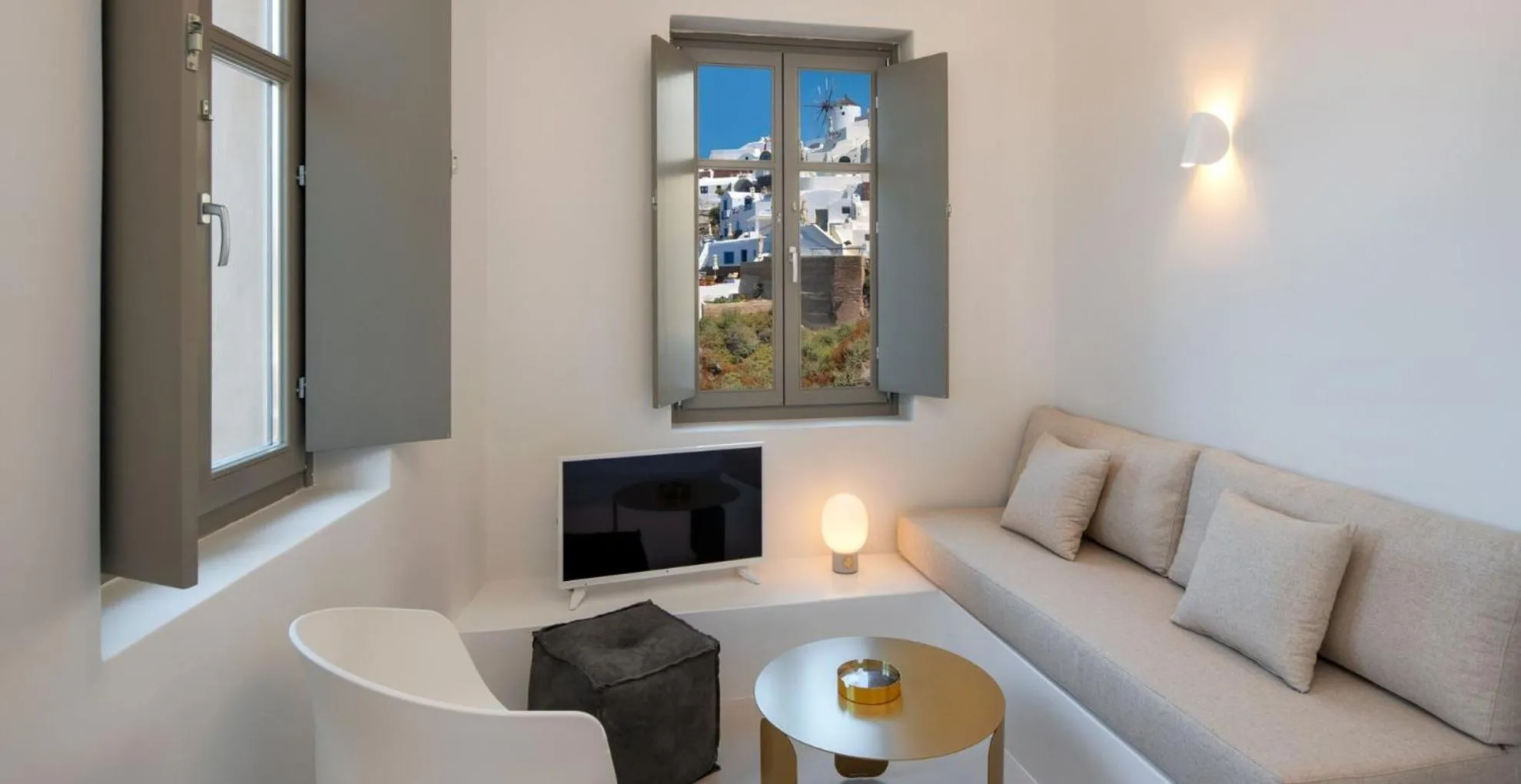 Day in Old Castle Oia