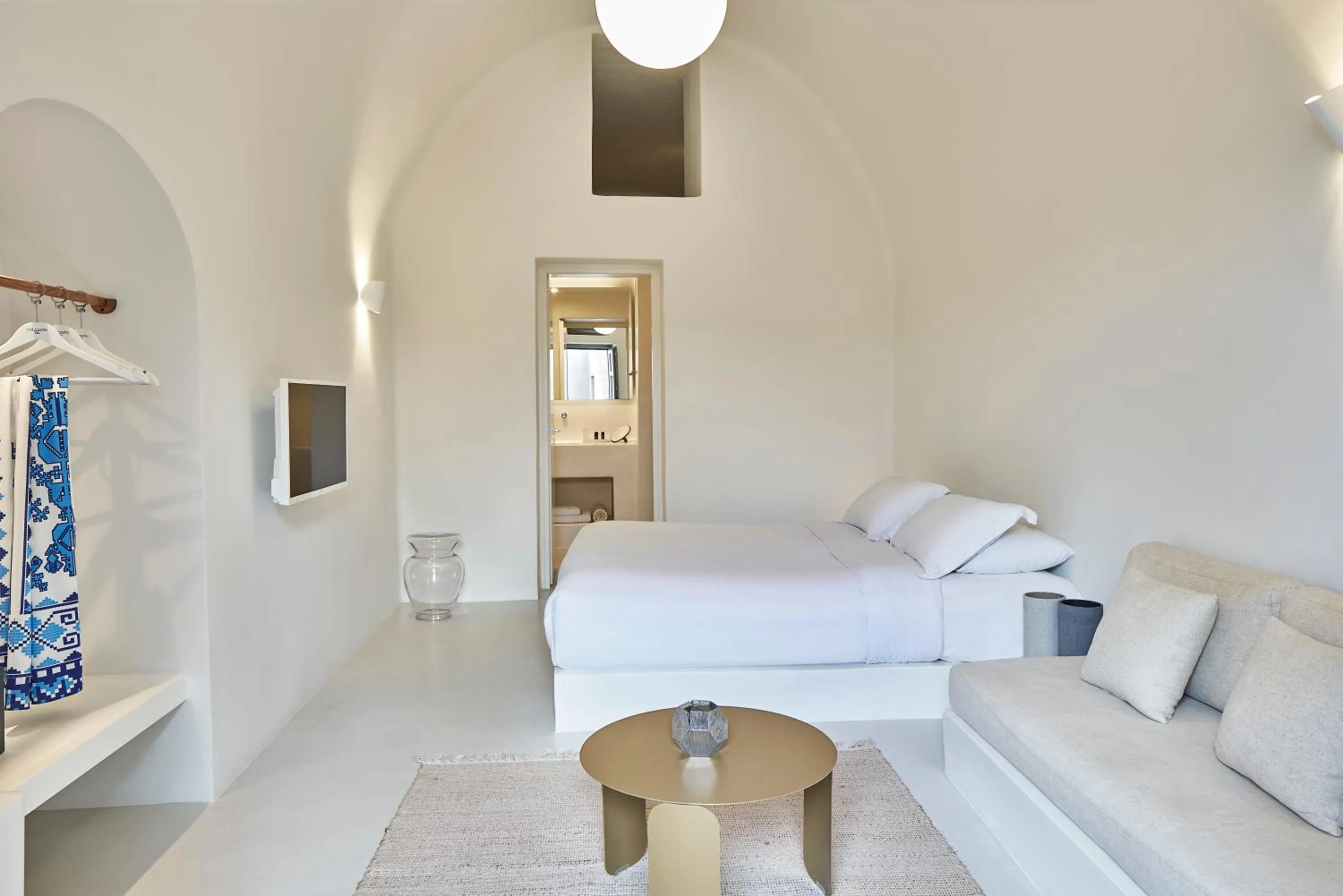 Bedroom, Bed in Old Castle Oia