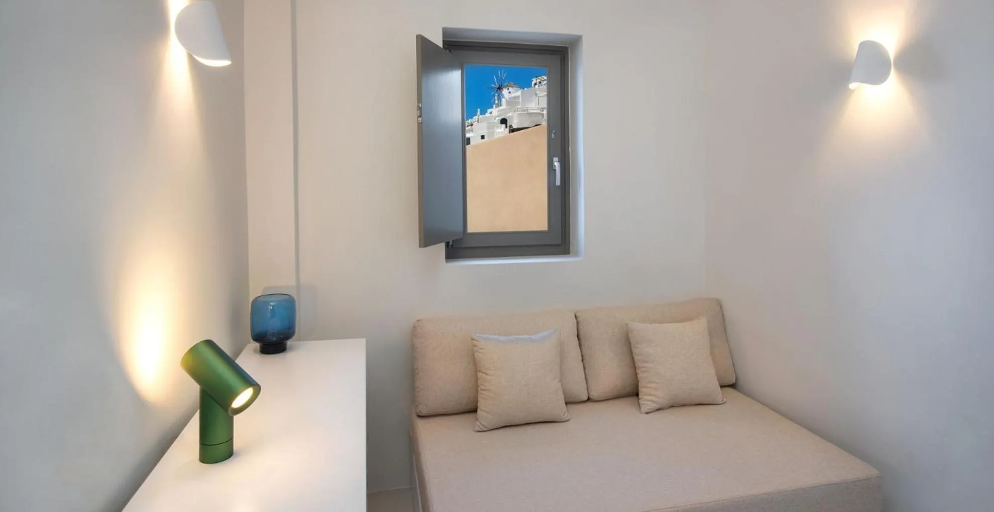 Decorative detail, Bed in Old Castle Oia