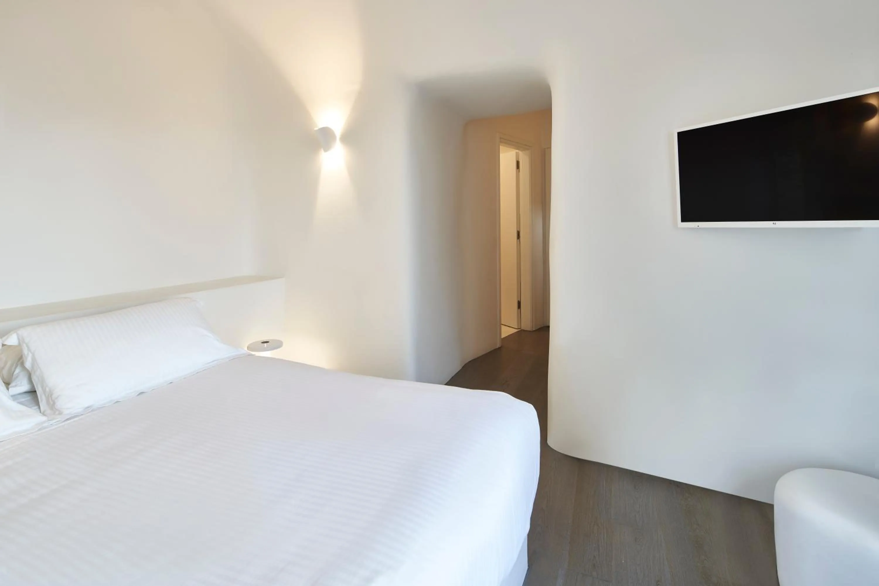 Bed in Old Castle Oia