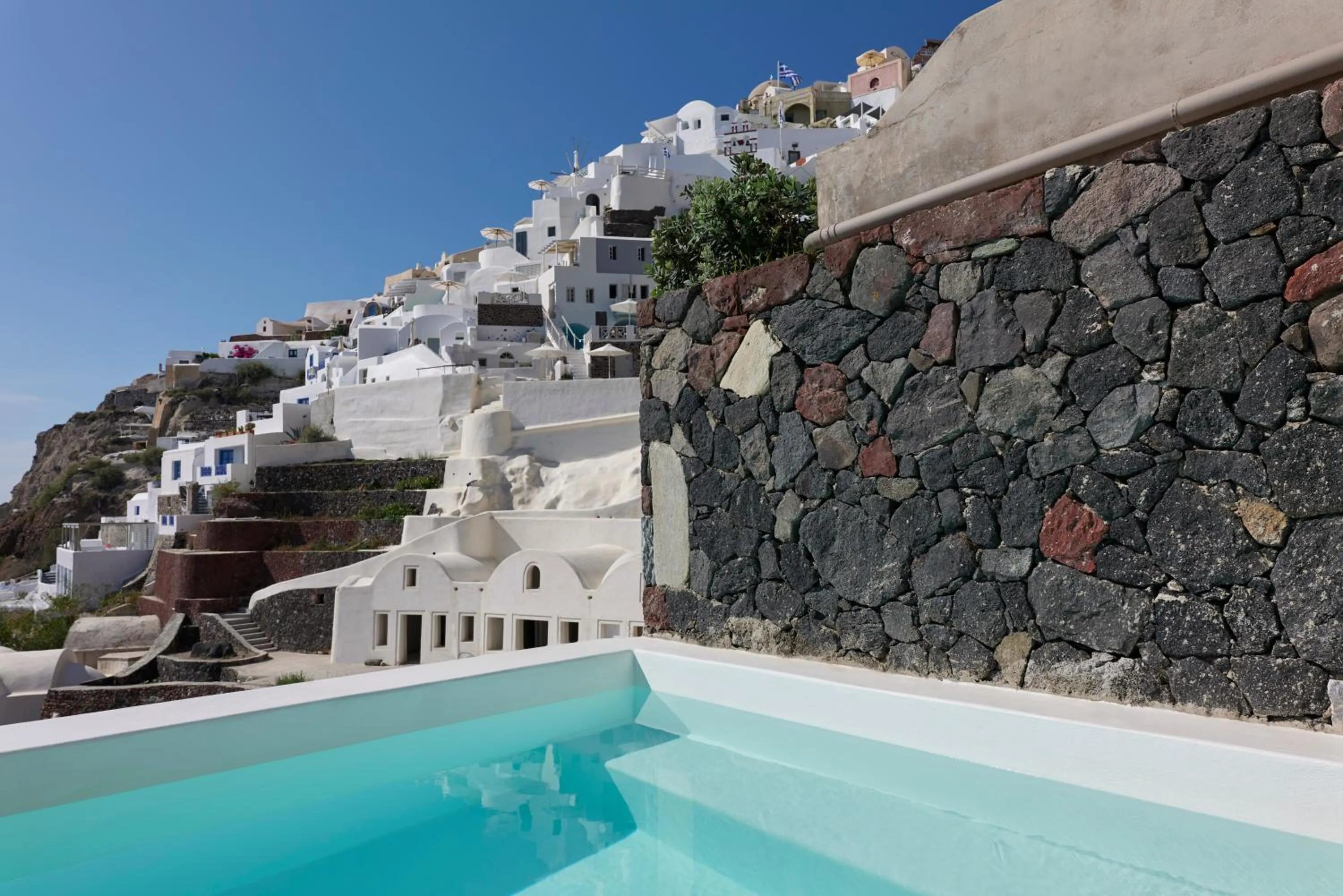 Swimming pool in Old Castle Oia