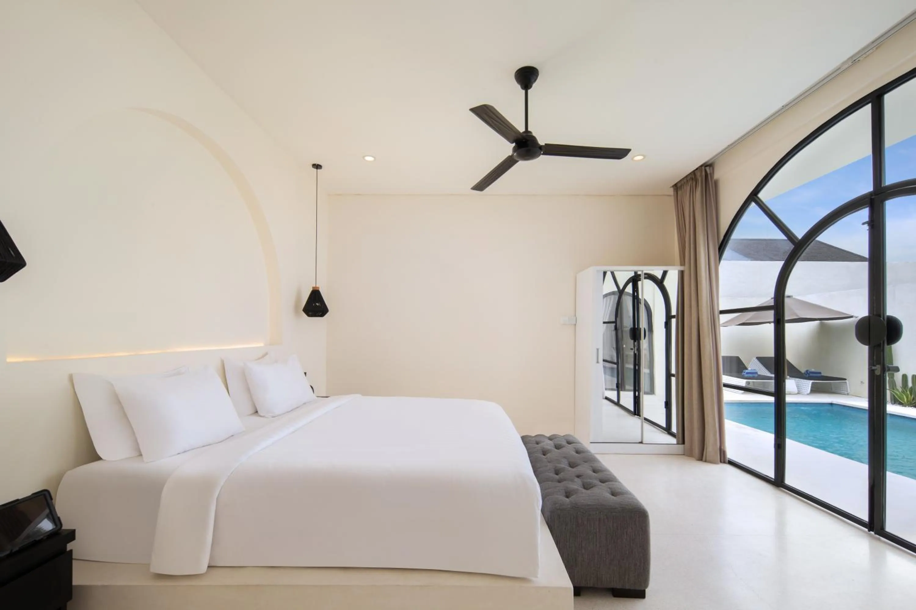 Bedroom, Bed in The Grand Daha Luxury Villas