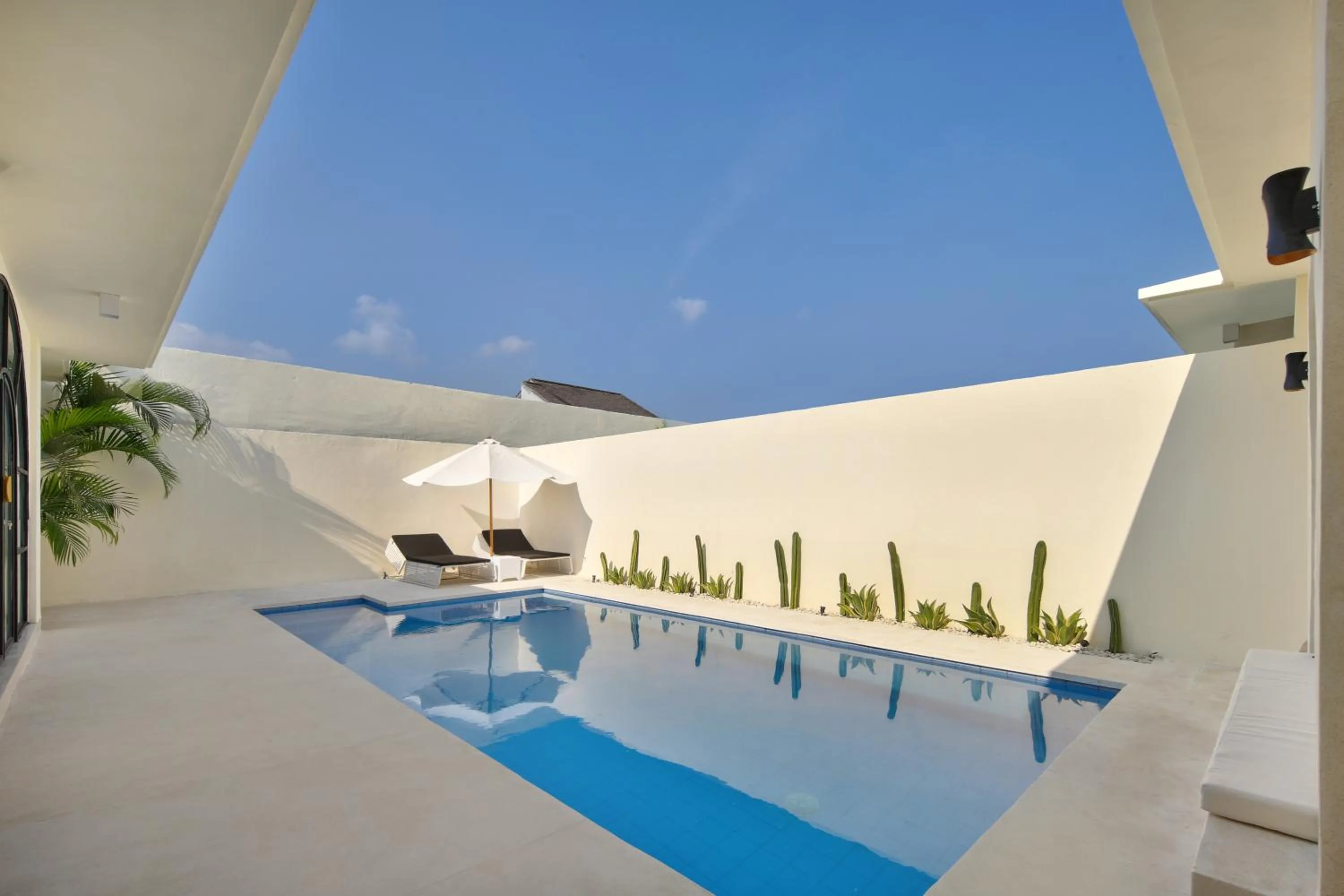 Day in The Grand Daha Luxury Villas