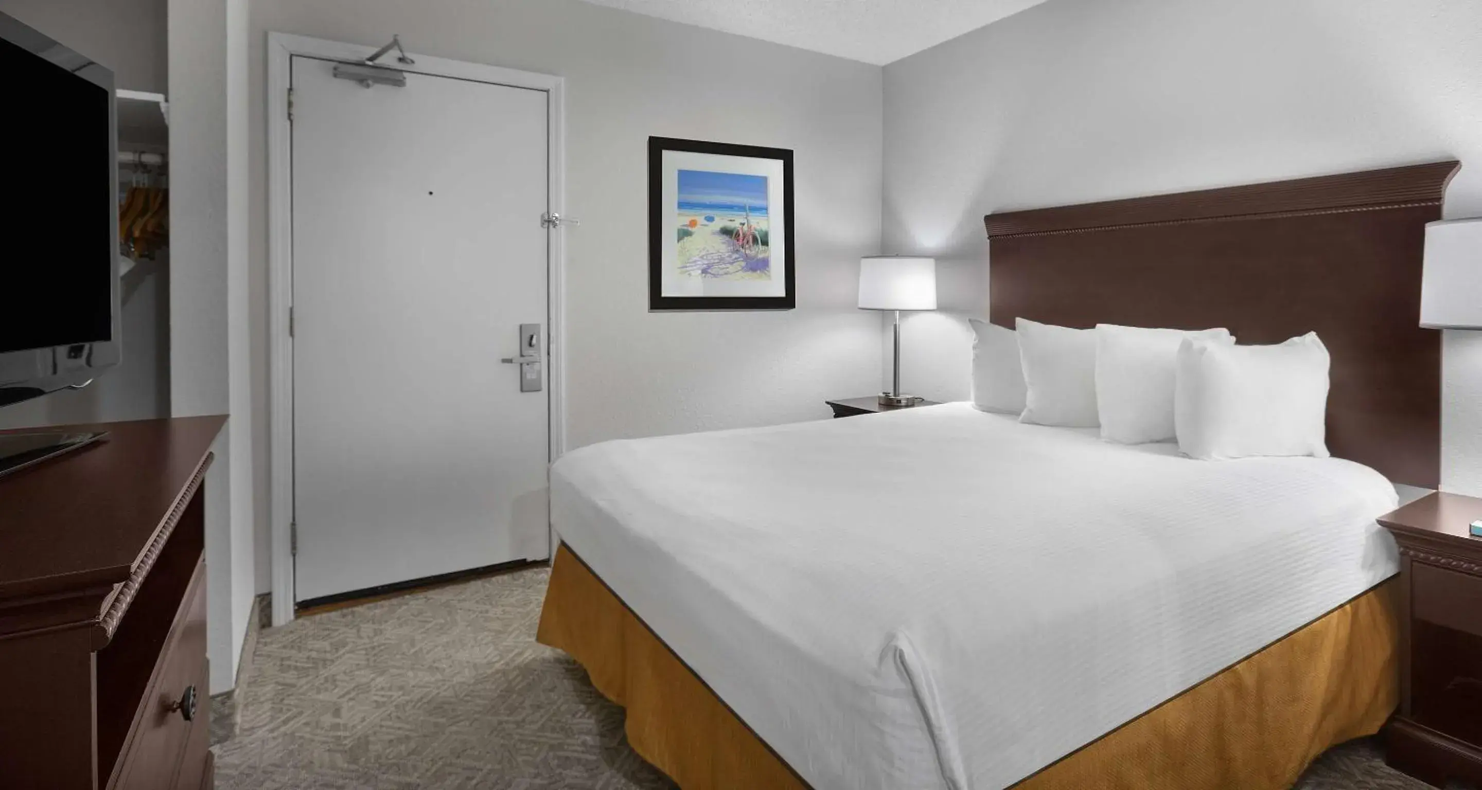 King Room with Mobility Accessible Roll-In Shower and Sofa Bed in Best Western Ocean Sands Beach Resort King Room with Mobility Accessible Roll-In Shower and Sofa Bed in Best Western Ocean Sands Beach Resort