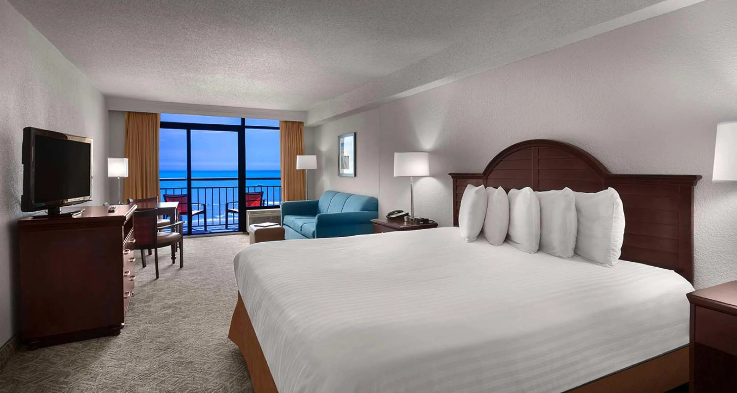 Bedroom, Bed in Best Western Ocean Sands Beach Resort