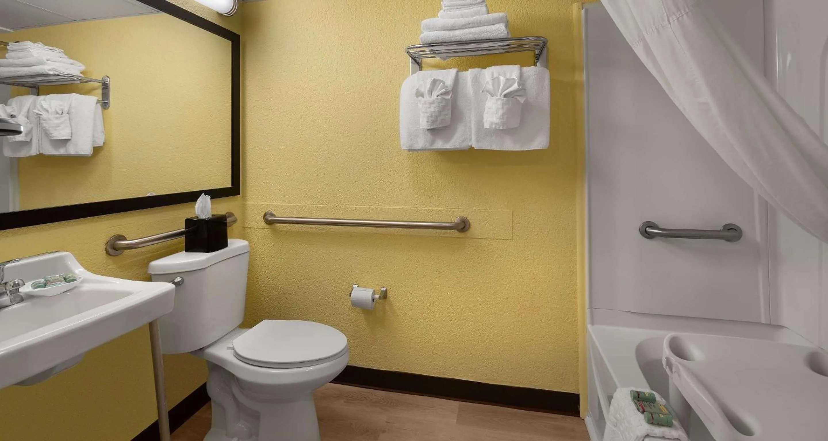 Bathroom in Best Western Ocean Sands Beach Resort