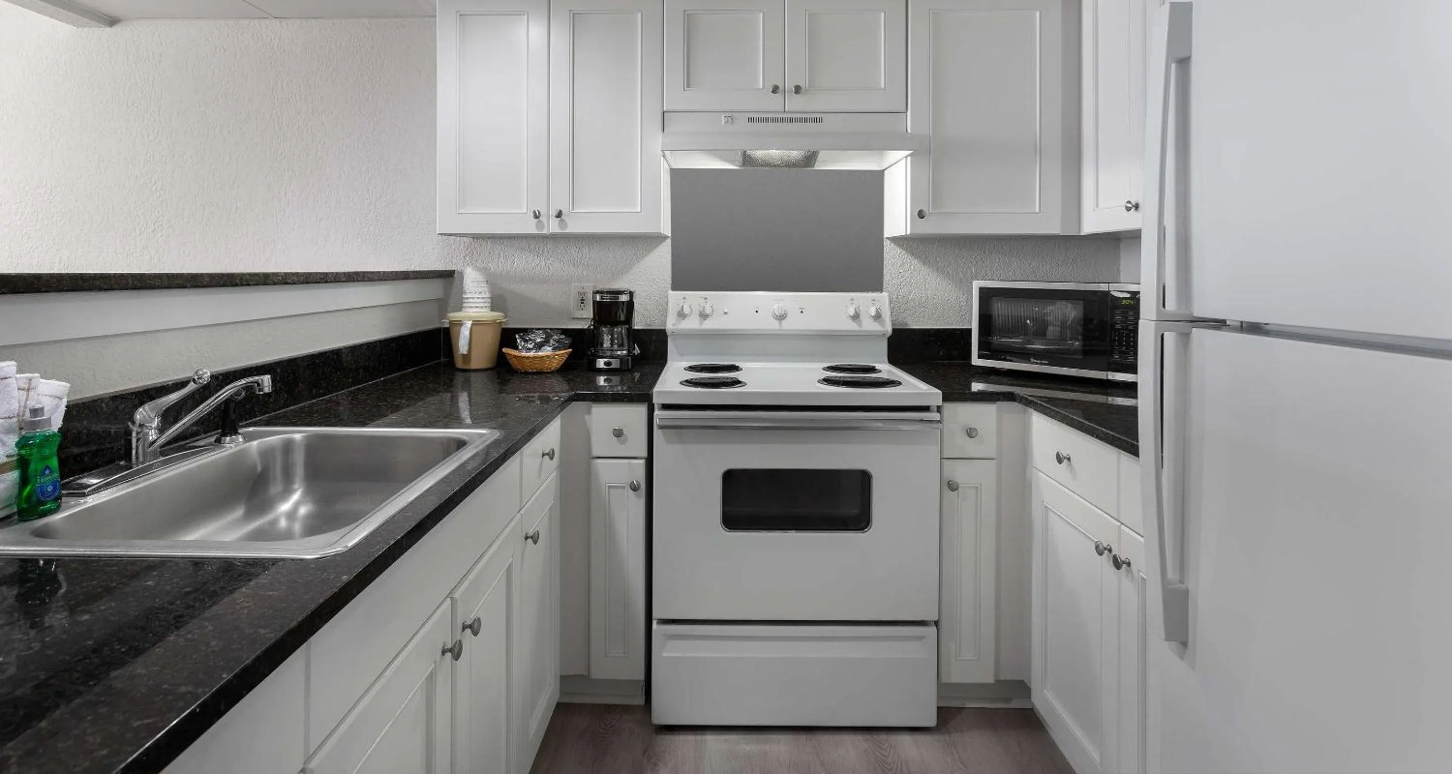 Photo of the whole room in Best Western Ocean Sands Beach Resort