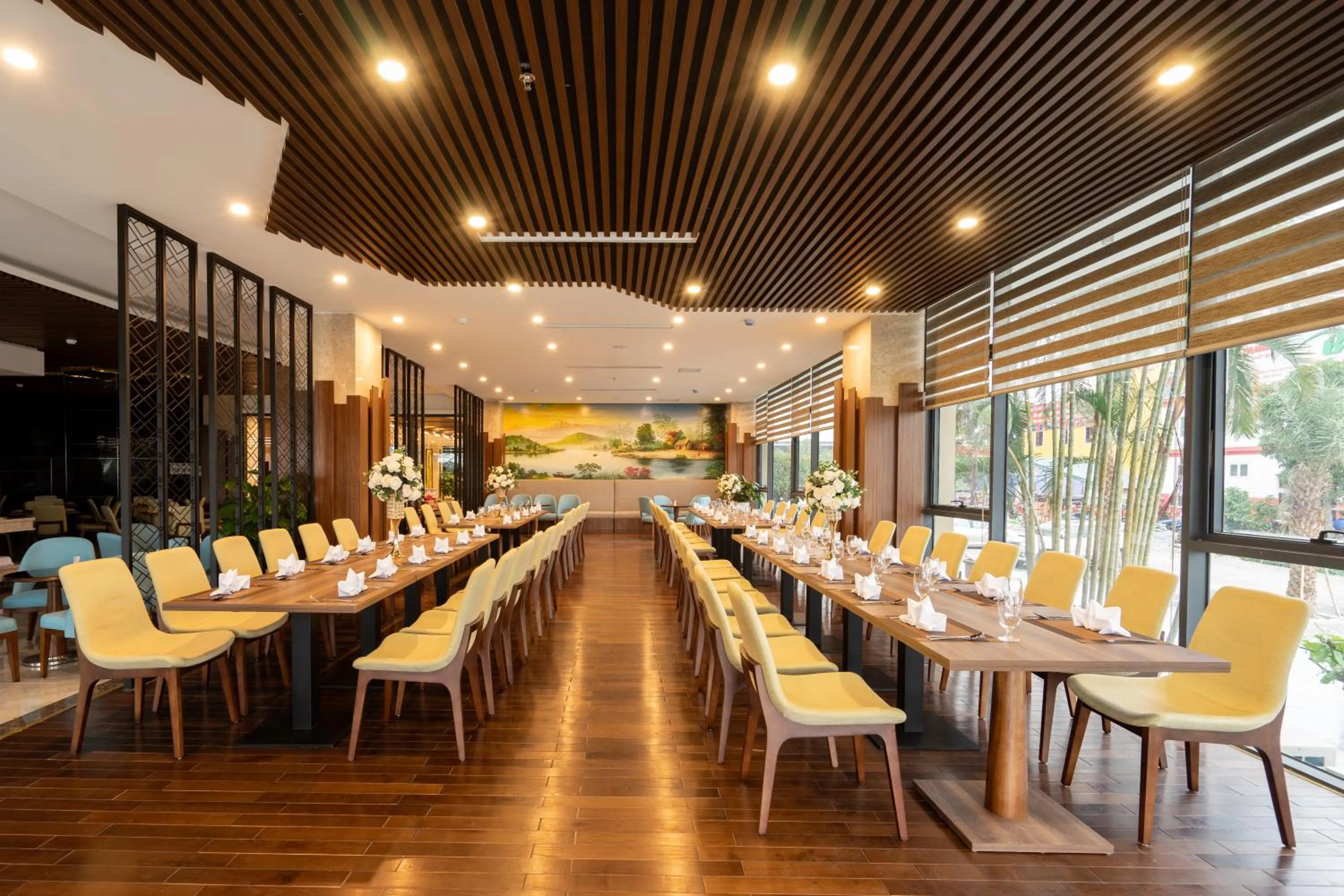 Restaurant/places to eat in Eagle Hotel