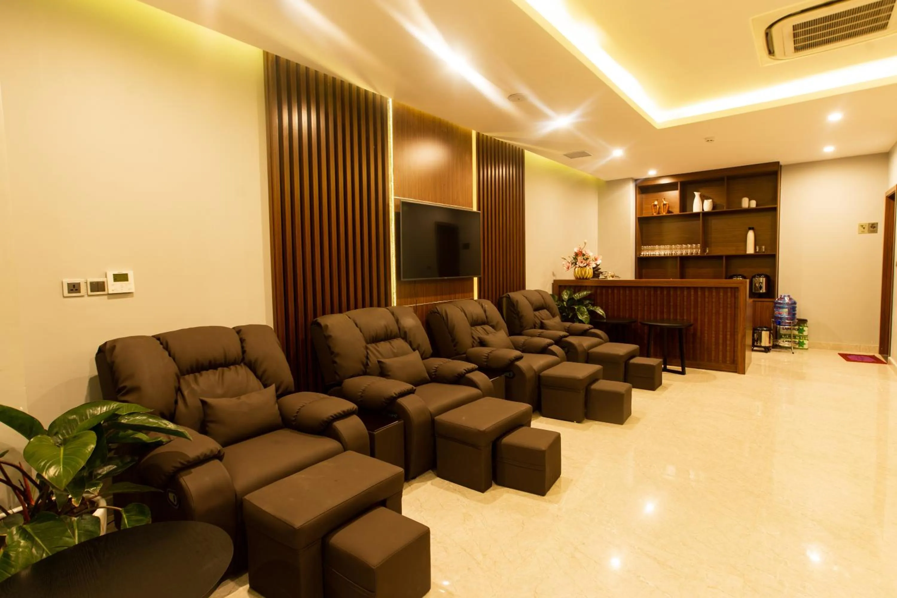 Massage in Eagle Hotel