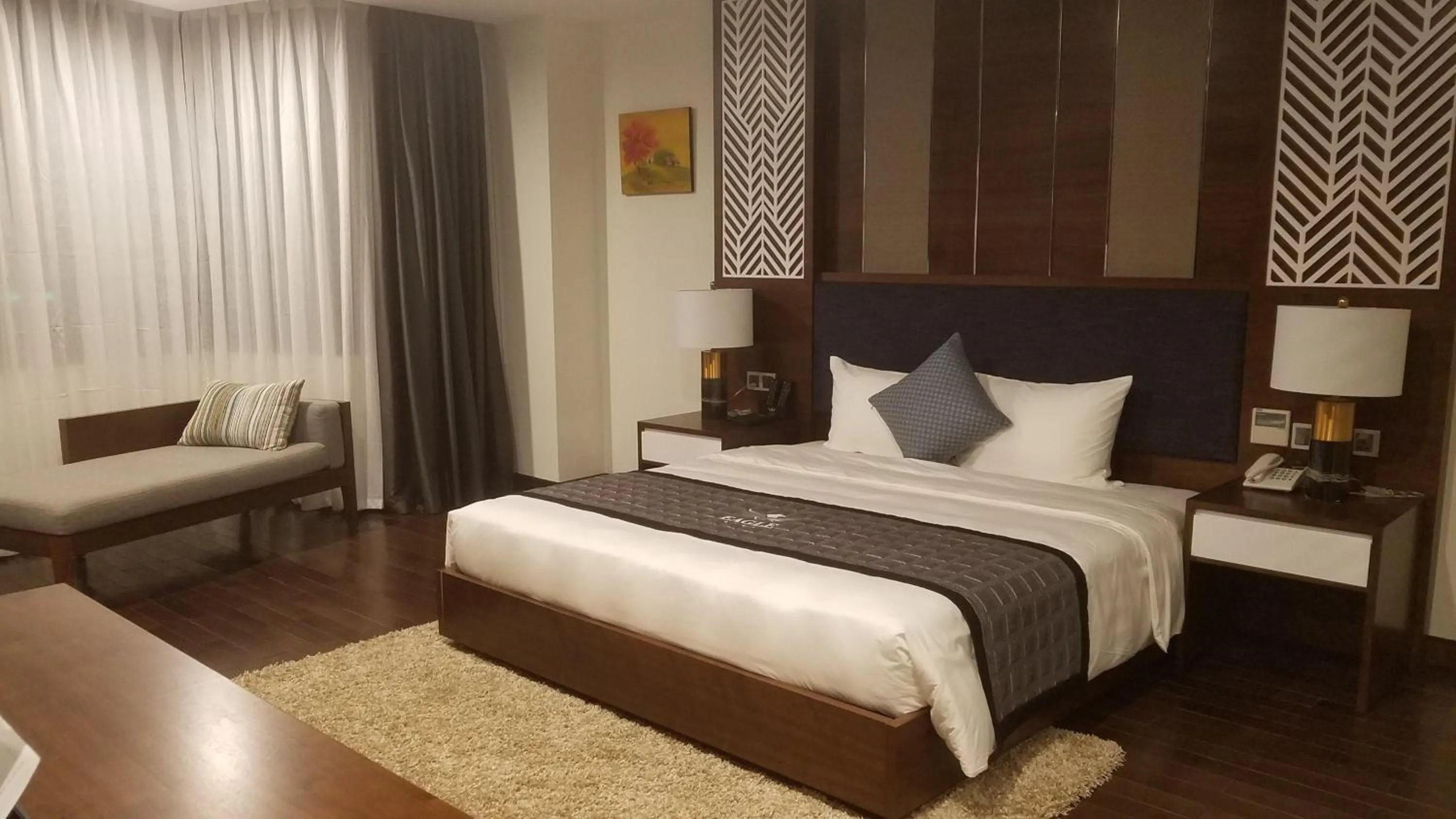 Bedroom, Bed in Eagle Hotel