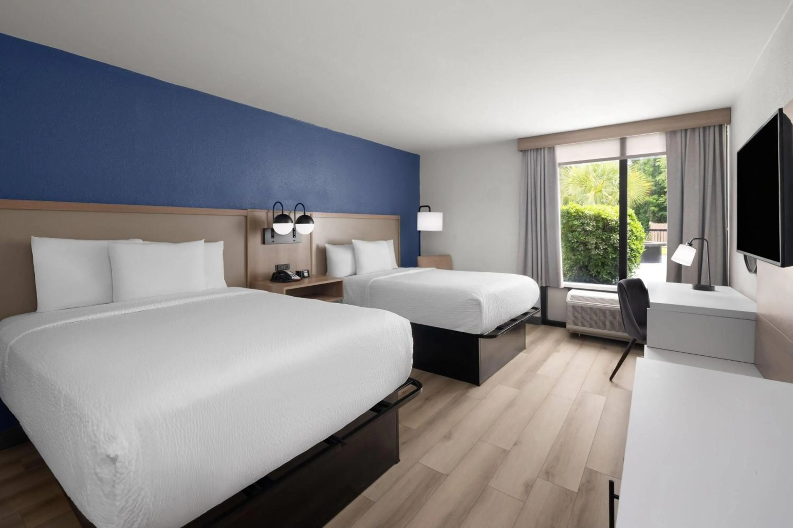 Photo of the whole room in La Quinta Inn & Suites by Wyndham Myrtle Beach