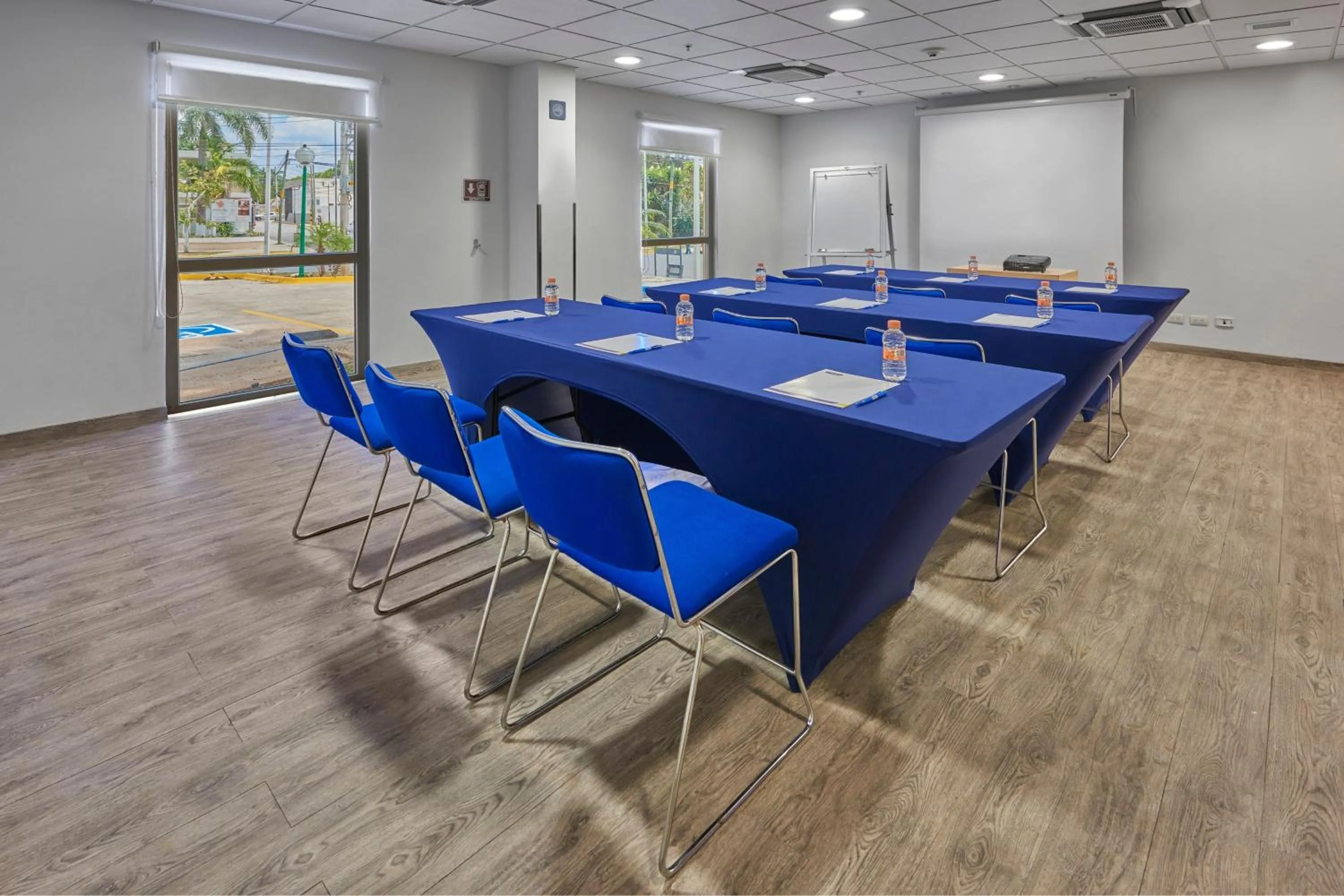 Meeting/conference room in City Express by Marriott Campeche