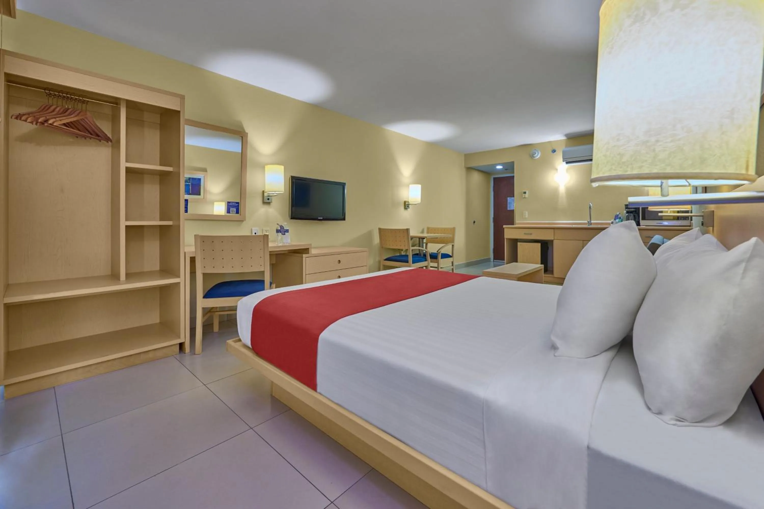 Bedroom, Bed in City Express by Marriott Campeche