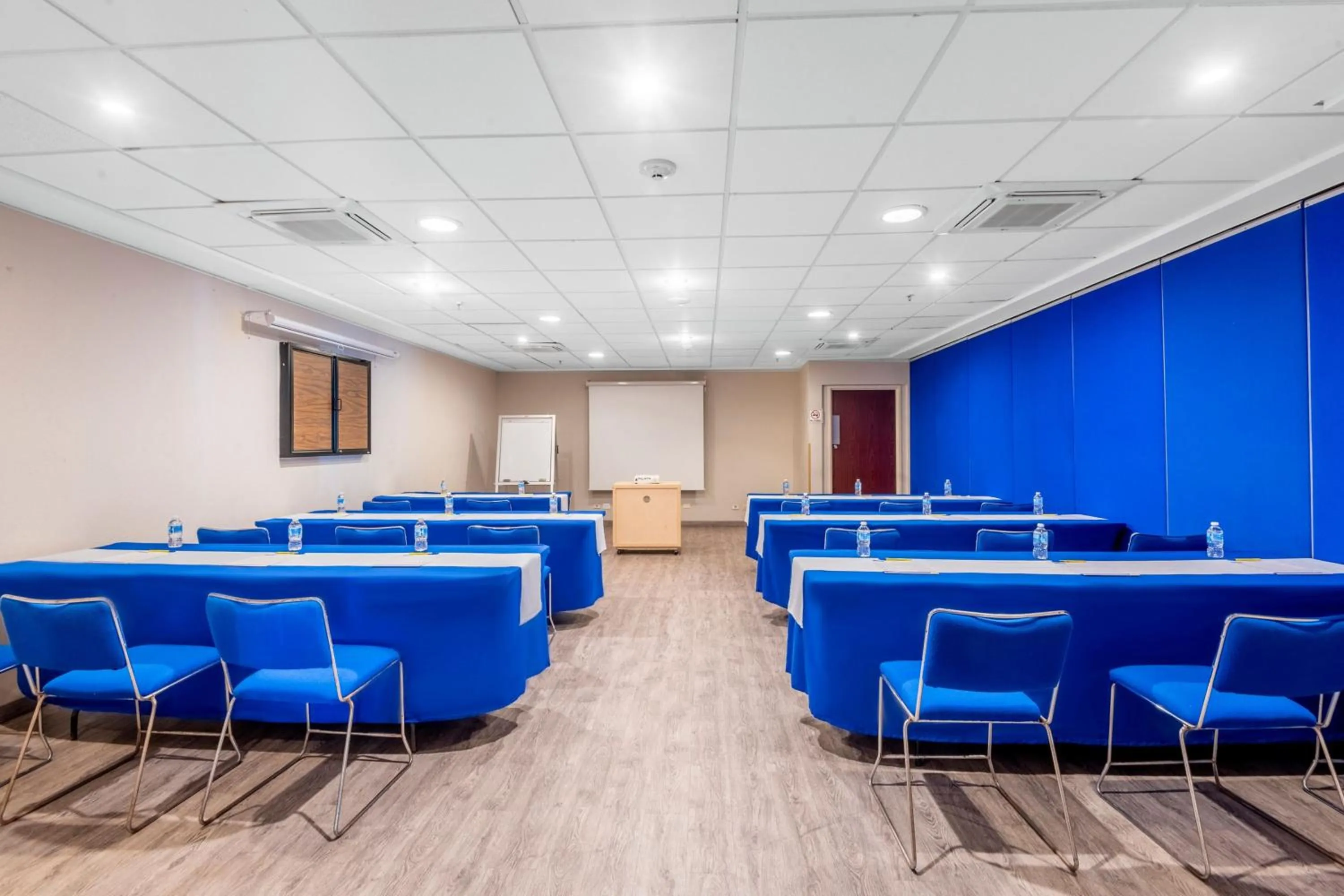 Meeting/conference room in City Express by Marriott Campeche