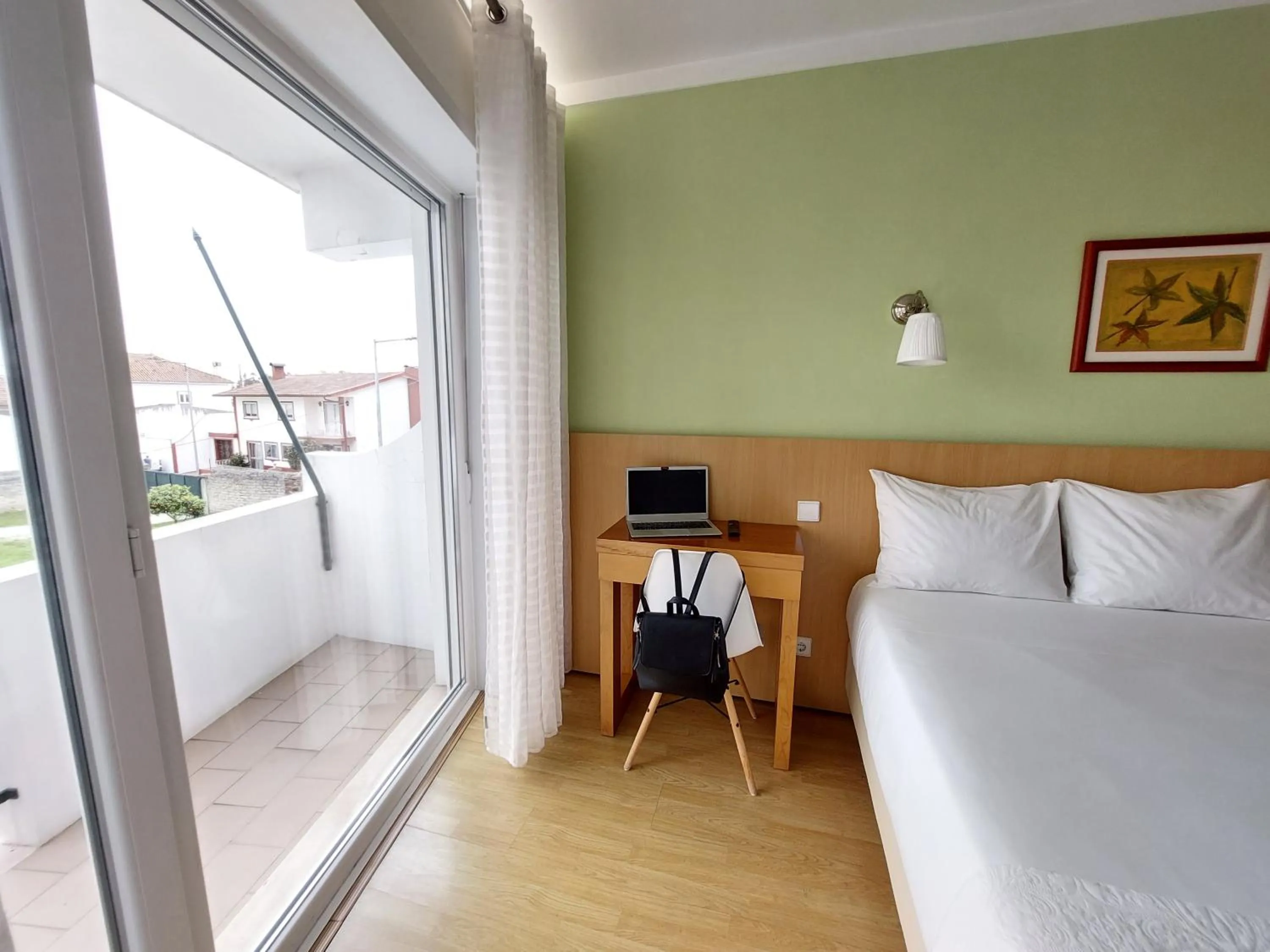 Balcony/Terrace, Bed in Hotel Santiago Vagos