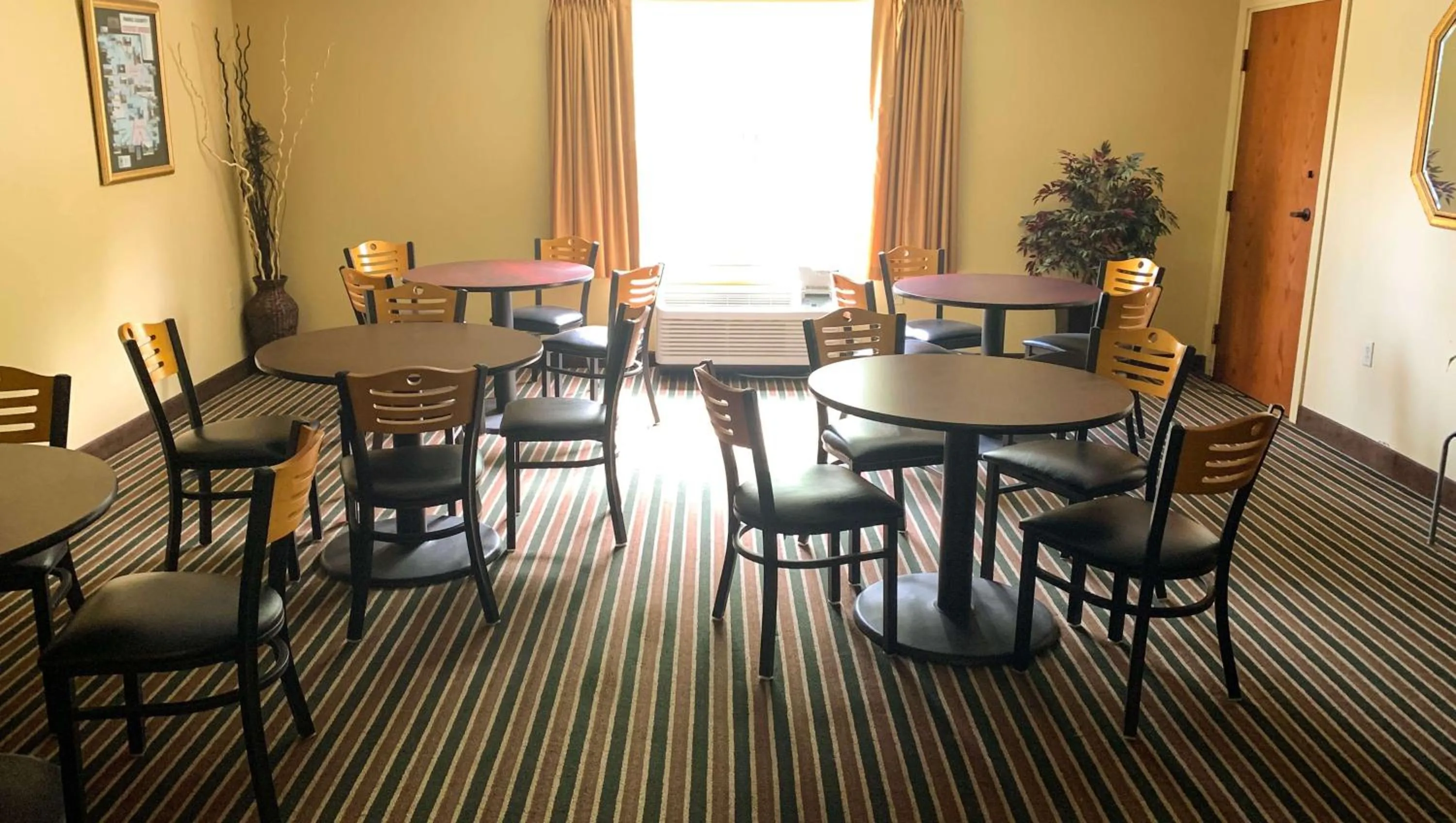 Breakfast in Royal Inn Rockville