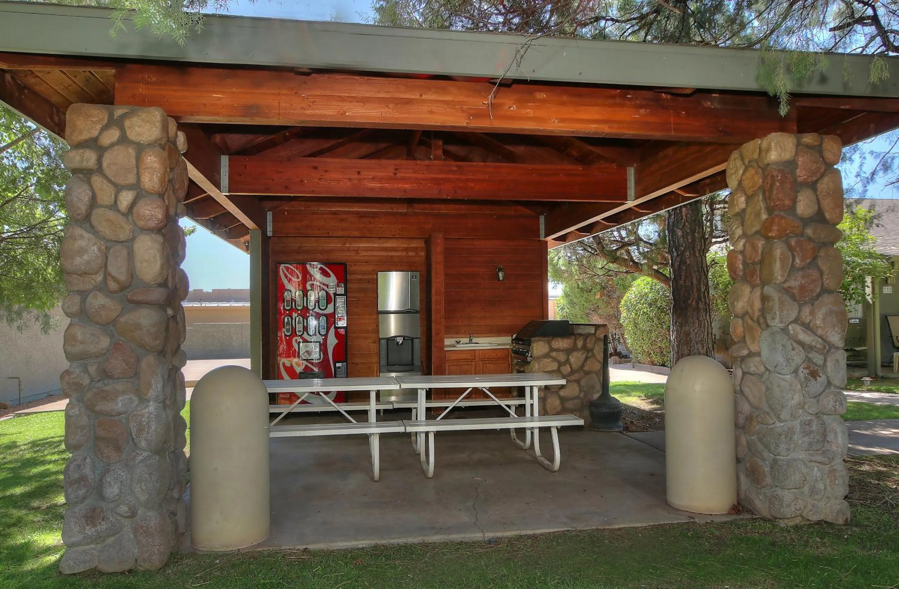 Patio in Majestic Mountain Inn