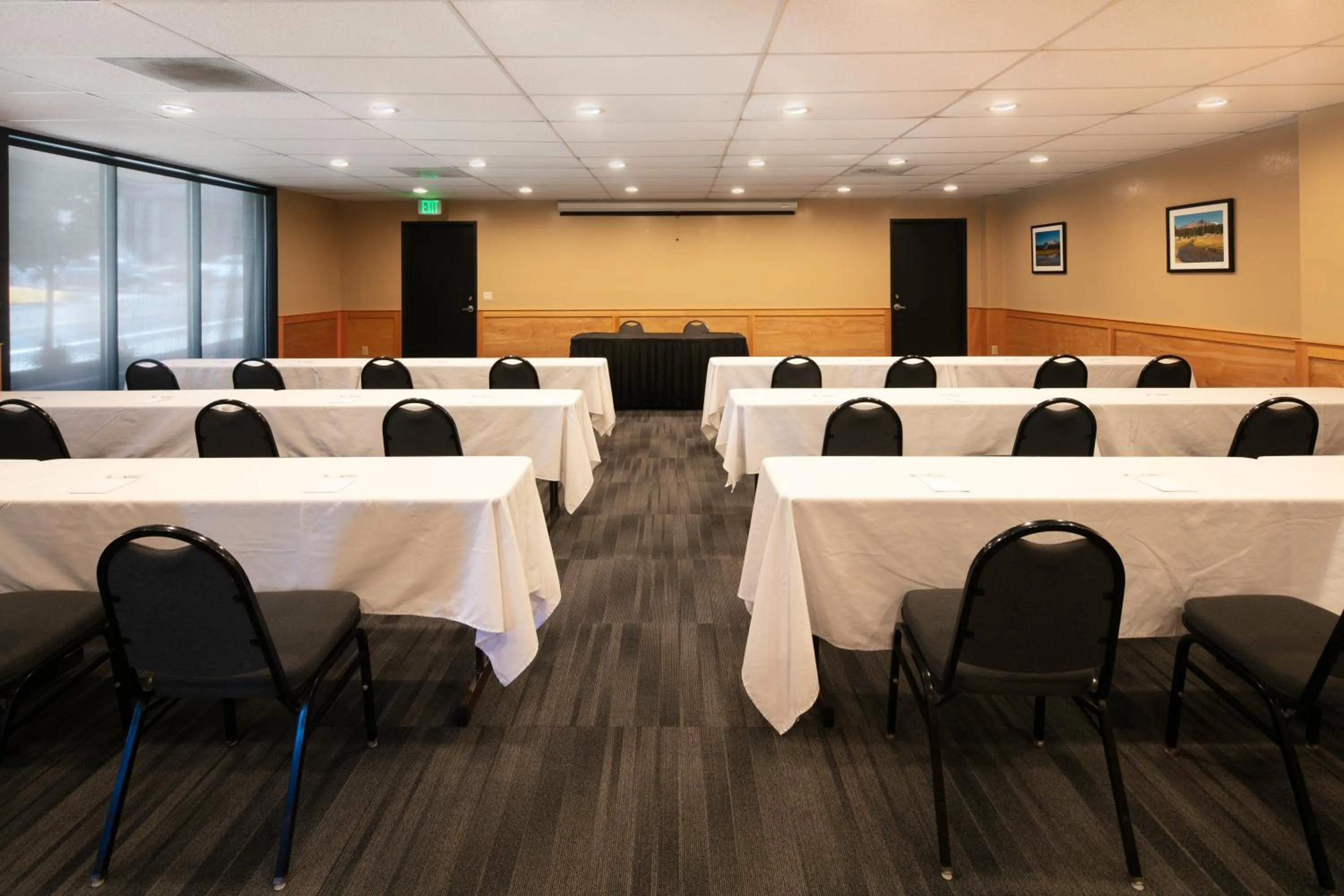 Meeting/conference room in Waypoint Hotel