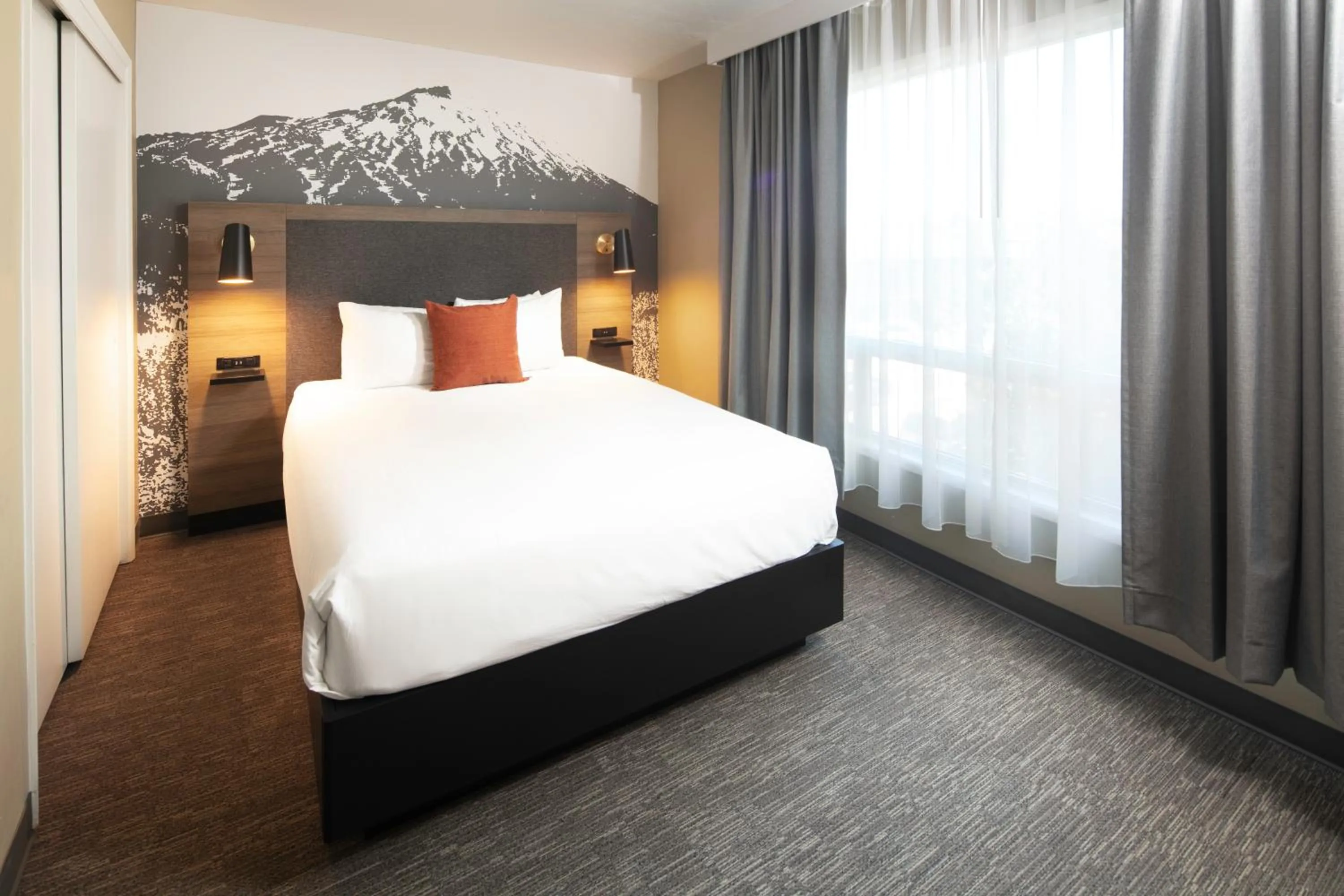 Bedroom, Bed in Waypoint Hotel