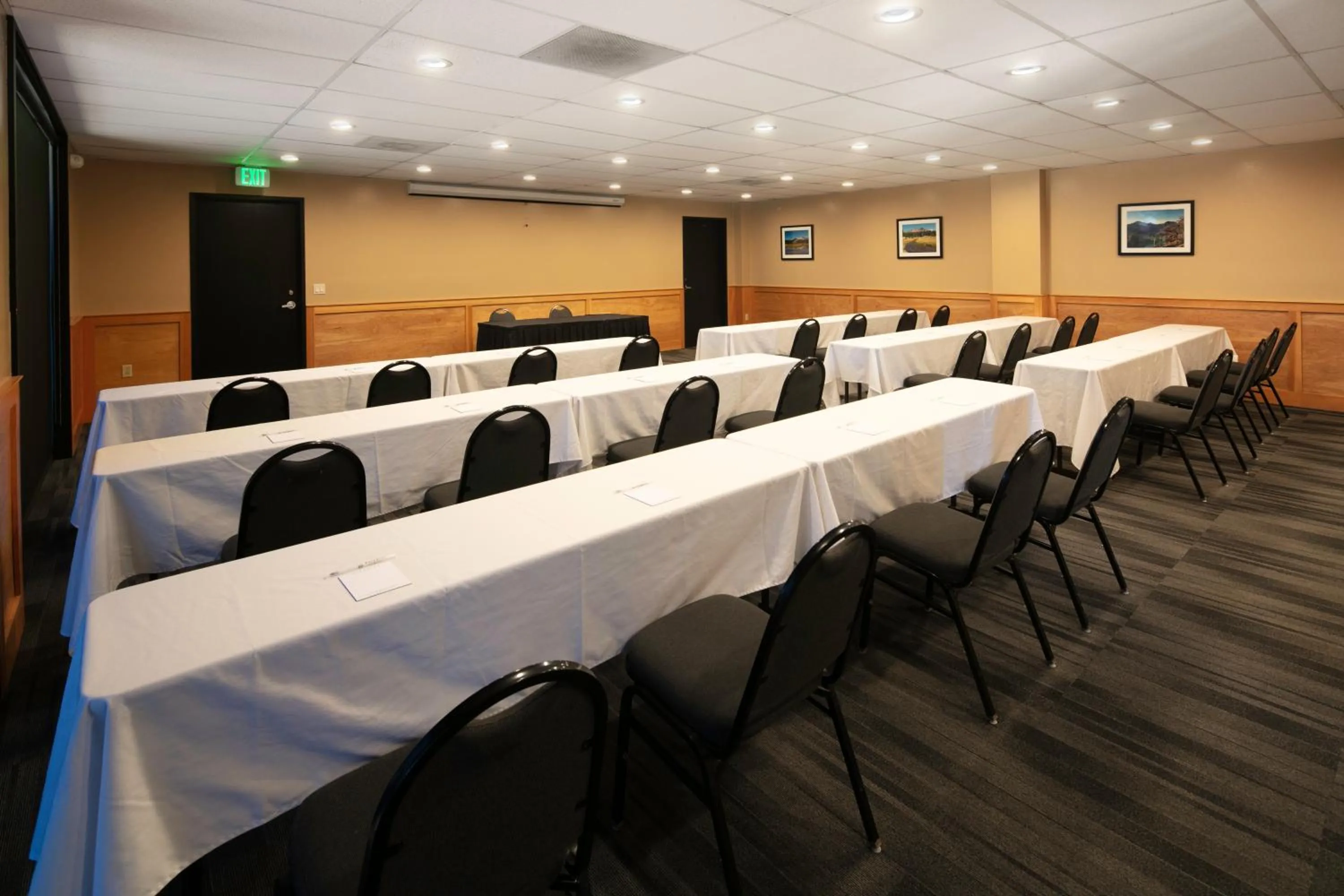 Meeting/conference room in Waypoint Hotel