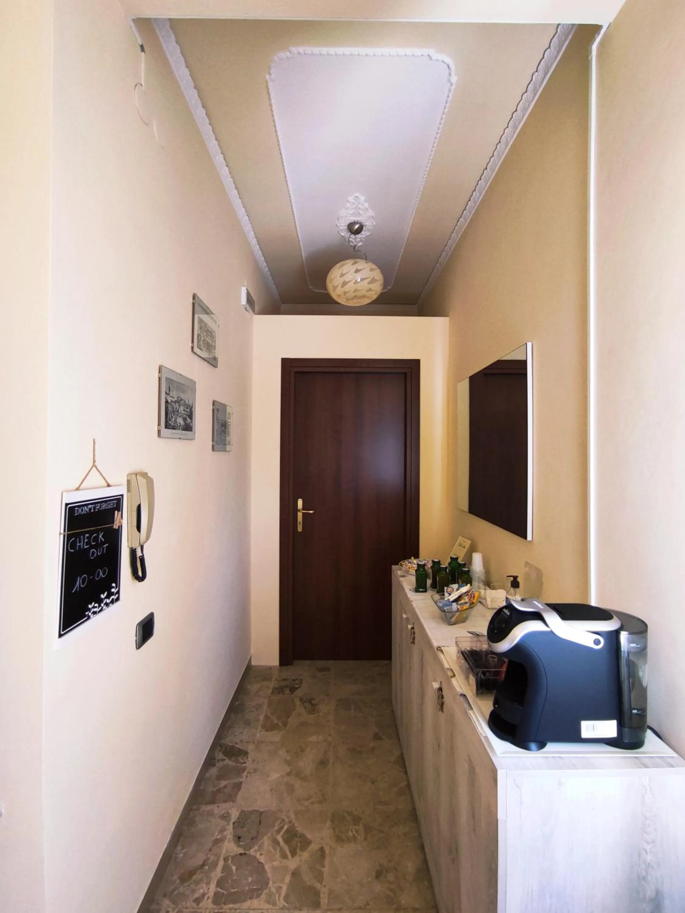 Property building, Bed in Villa Ada