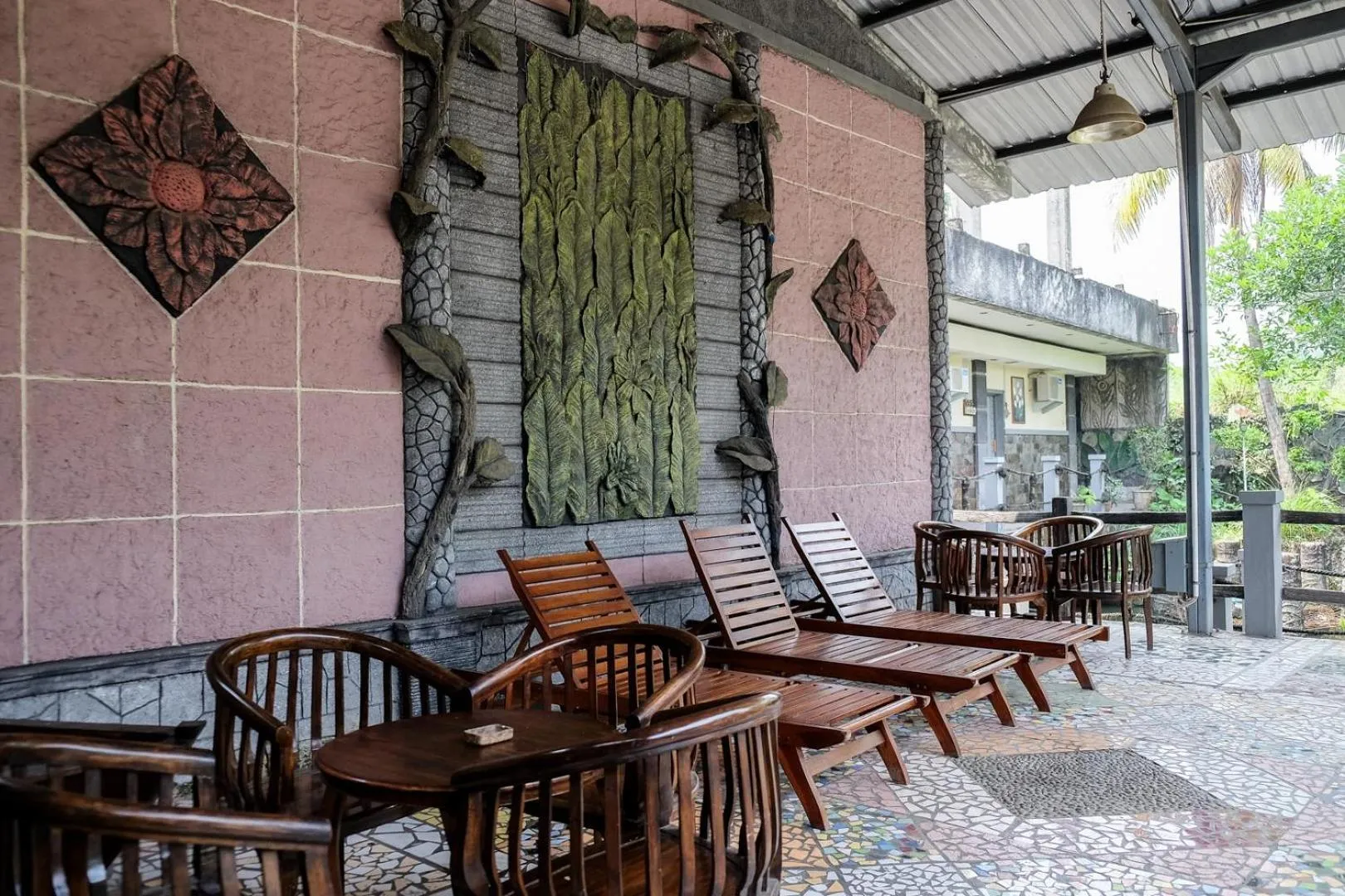 Area and facilities in RedDoorz Plus near Jalan Baru Bogor