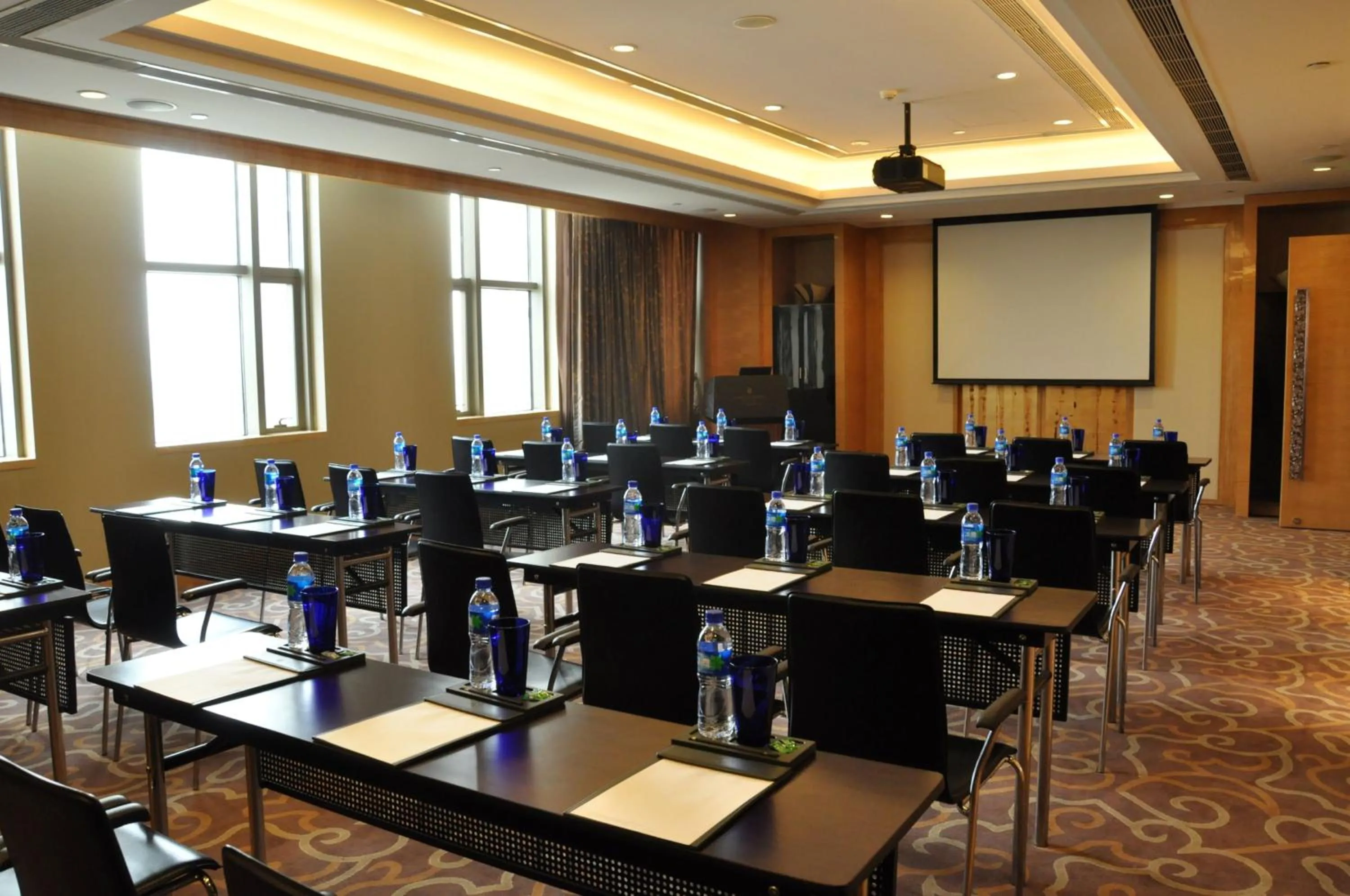 Meeting/conference room in InterContinental Shijiazhuang by IHG