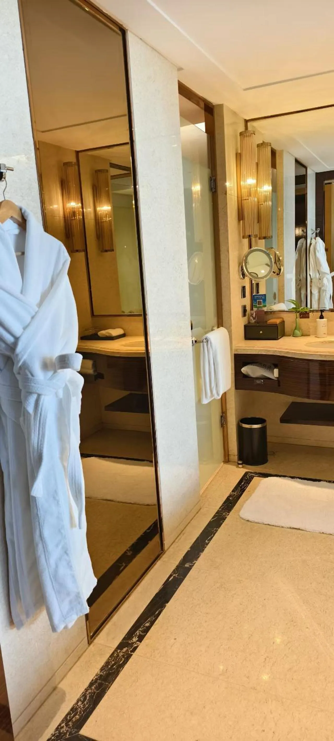 Hot Tub, Bed in InterContinental Shijiazhuang by IHG