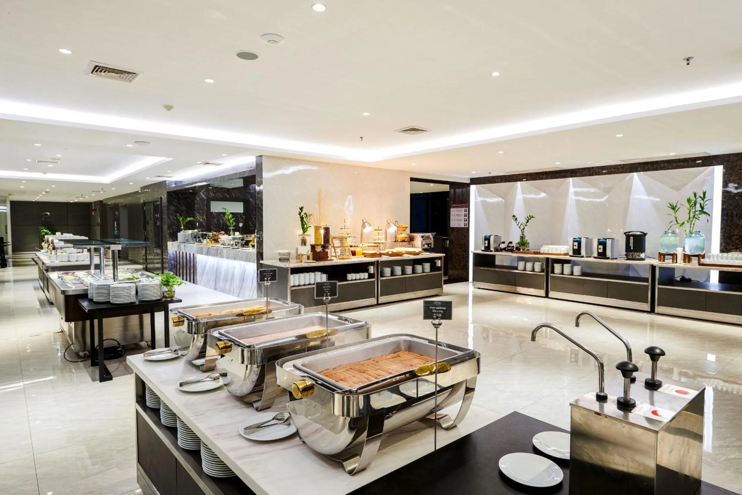 Breakfast in TK Palace Hotel & Convention Bangkok