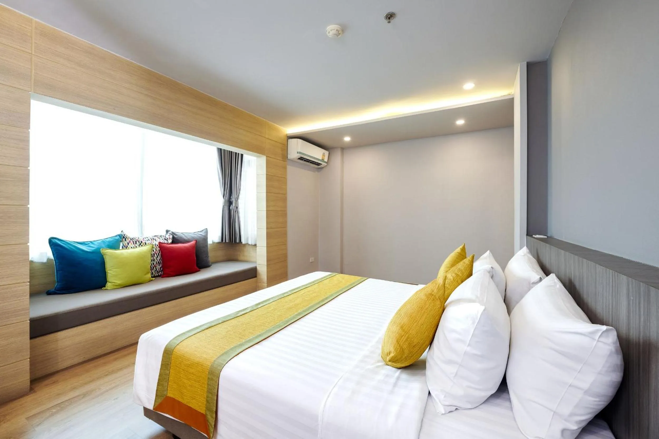 Bed in TK Palace Hotel & Convention Bangkok